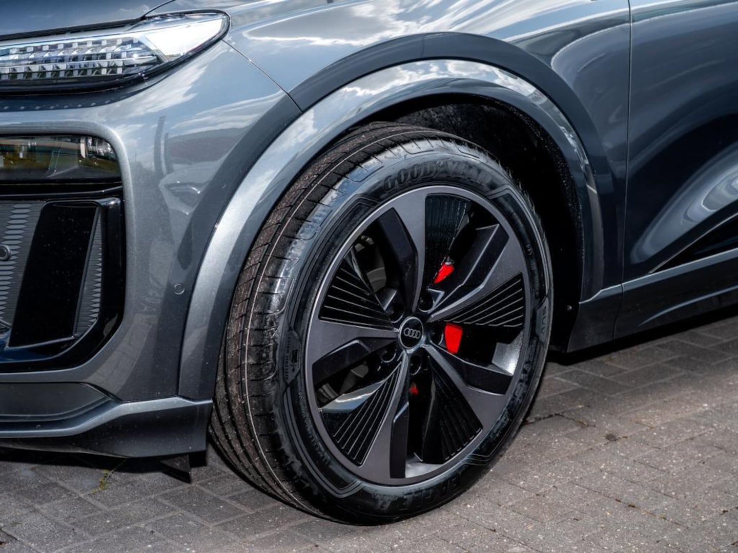 Bild über Audi Q6 SUV e-tron e-tron performance - für weitere Informationen kontaktieren Sie den Audi Partner