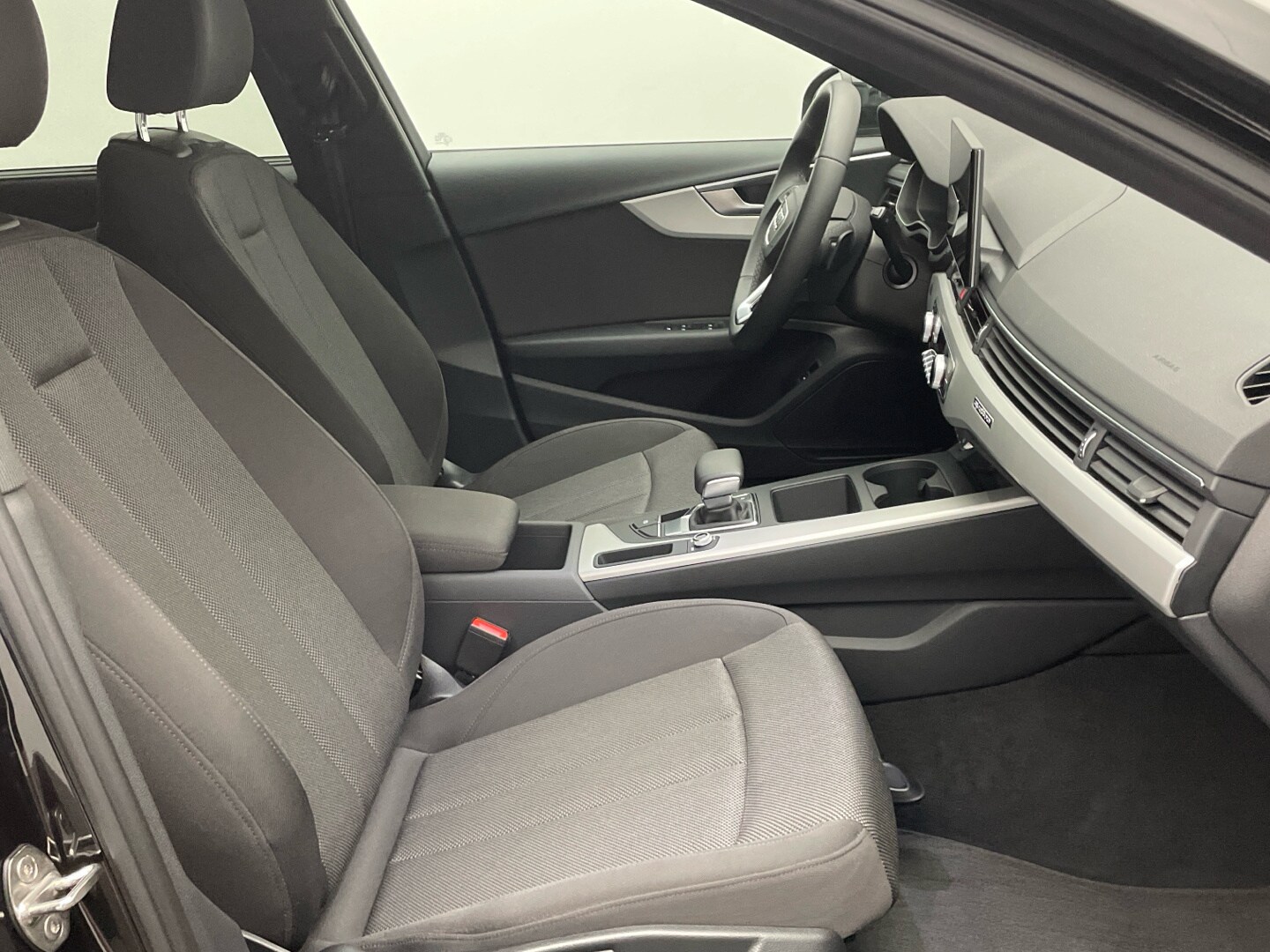 Image about Audi A4 Avant S line 45 TFSI quattro S tronic