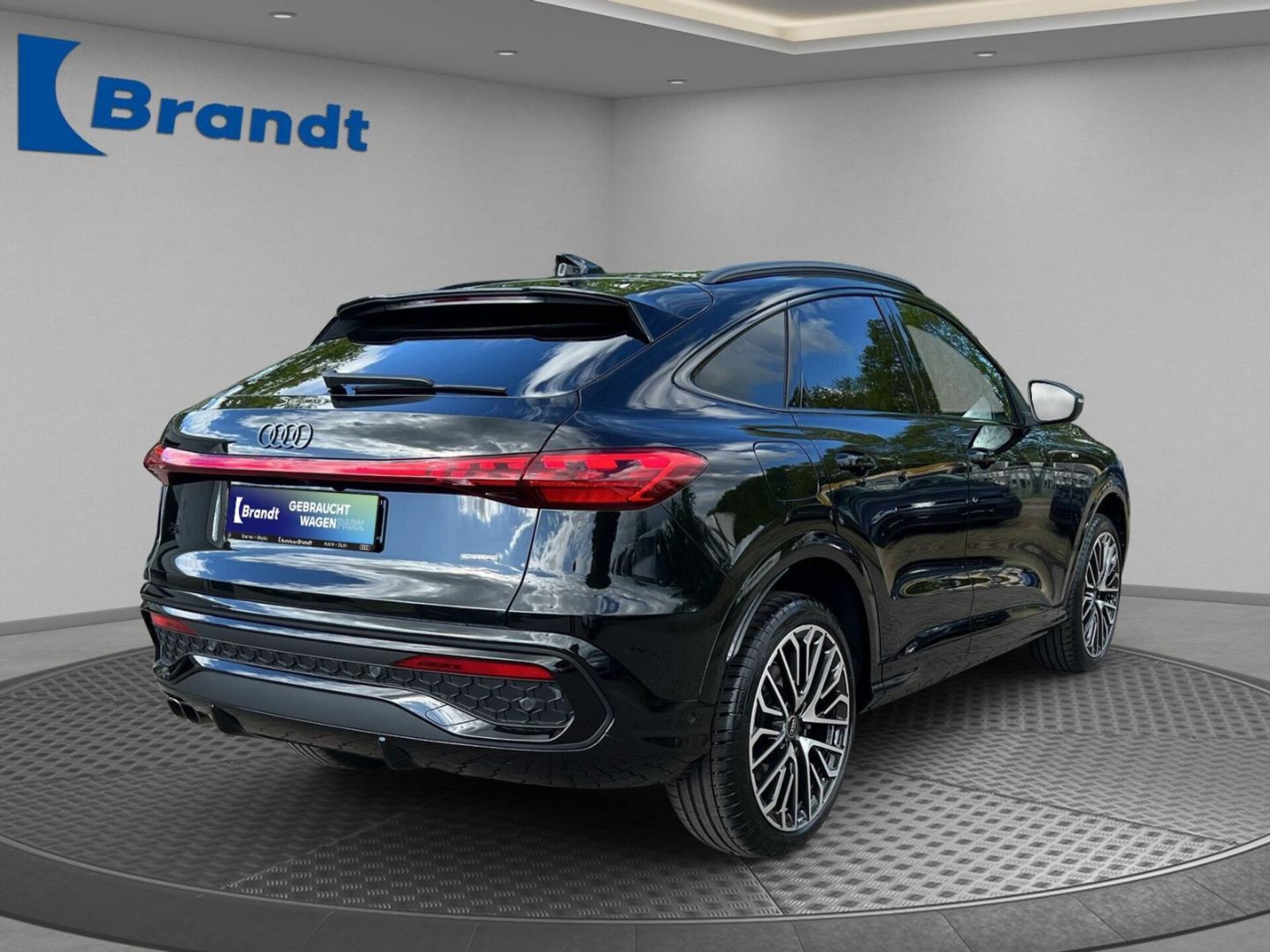 Audi Q5 Sportback edition one