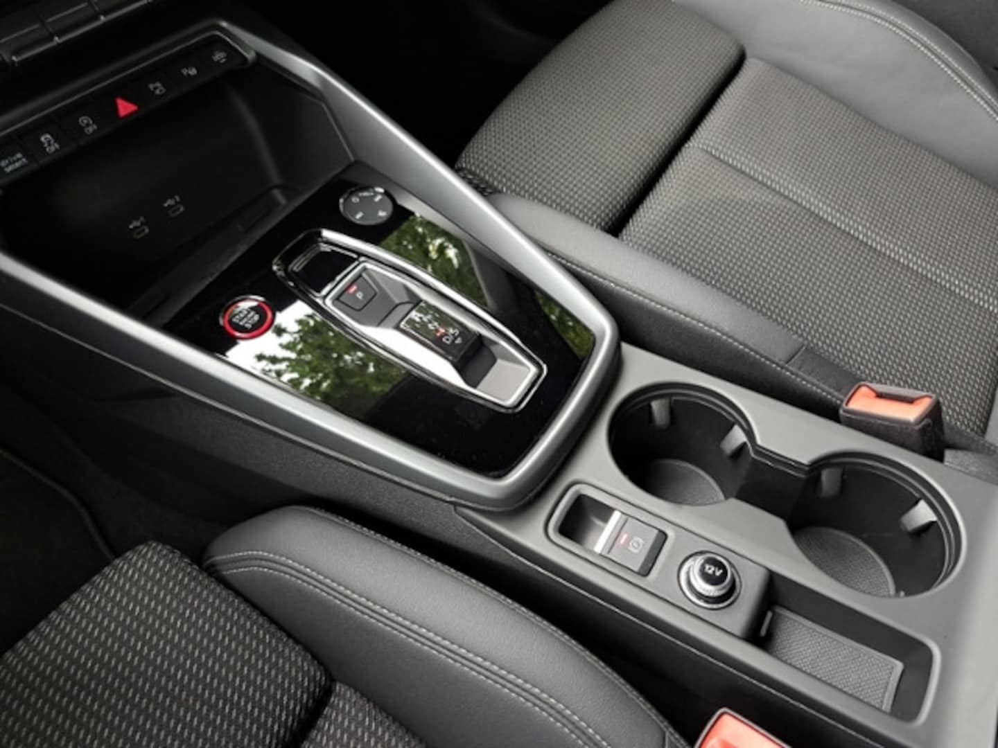 Bild über Audi S3 Sportback TFSI quattro S tronic - für weitere Informationen kontaktieren Sie den Audi Partner