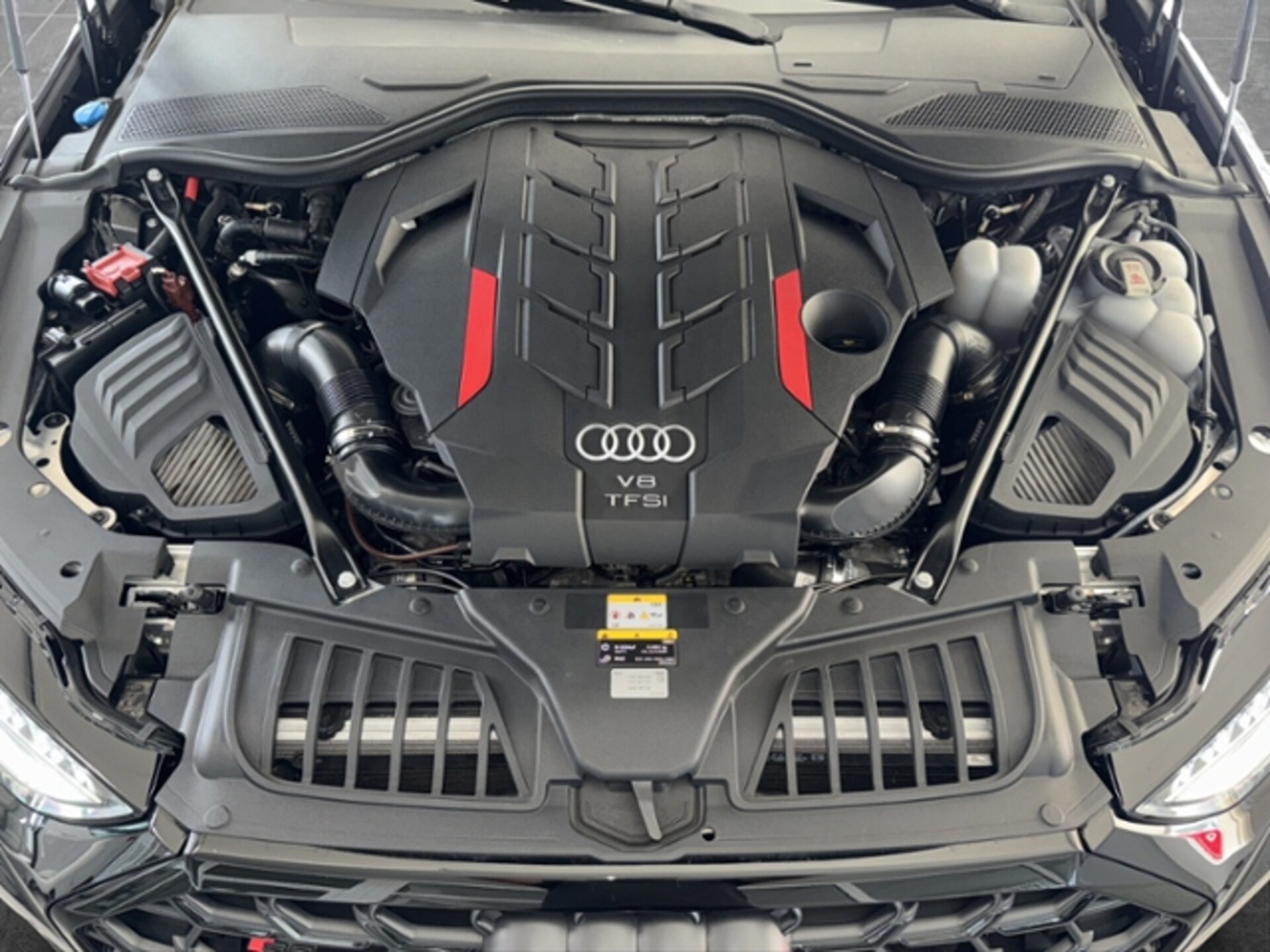Audi S8