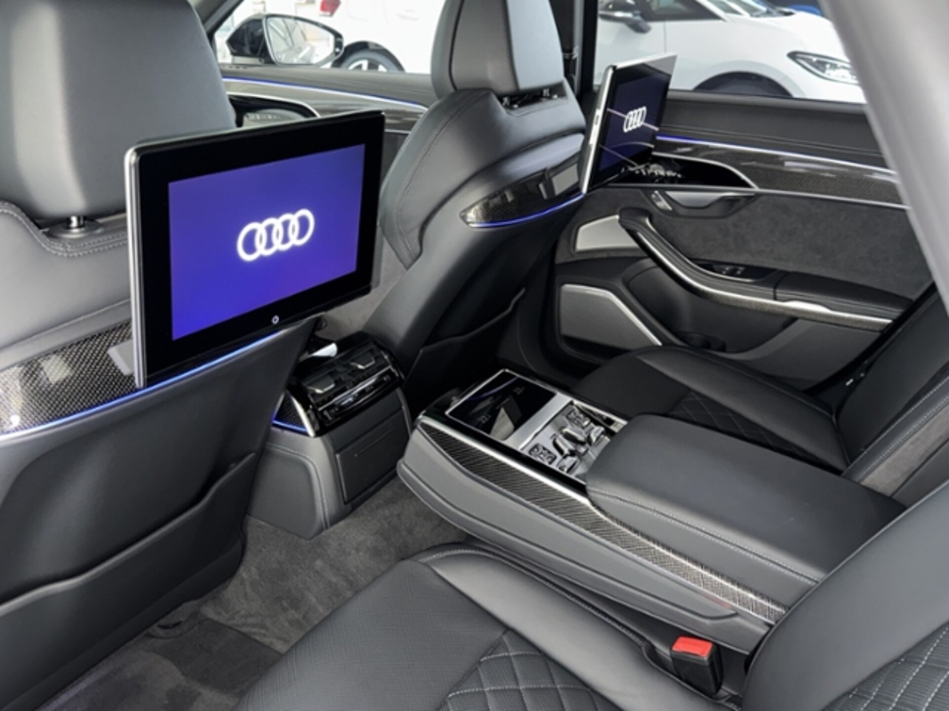 Audi S8
