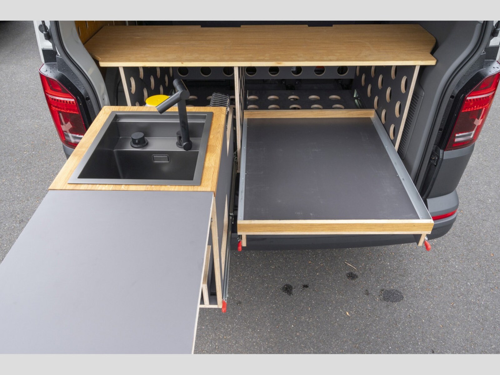 Volkswagen T6.1 Transporter Kasten kurzer Radstand – Bild 14