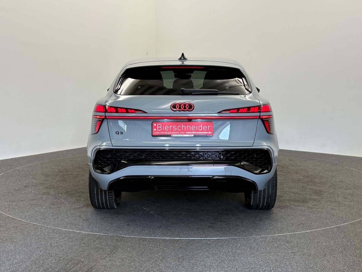 Bild über Audi Q3 Sportback e-hybrid e-hybrid 200 kW S tronic - für weitere Informationen kontaktieren Sie den Audi Partner