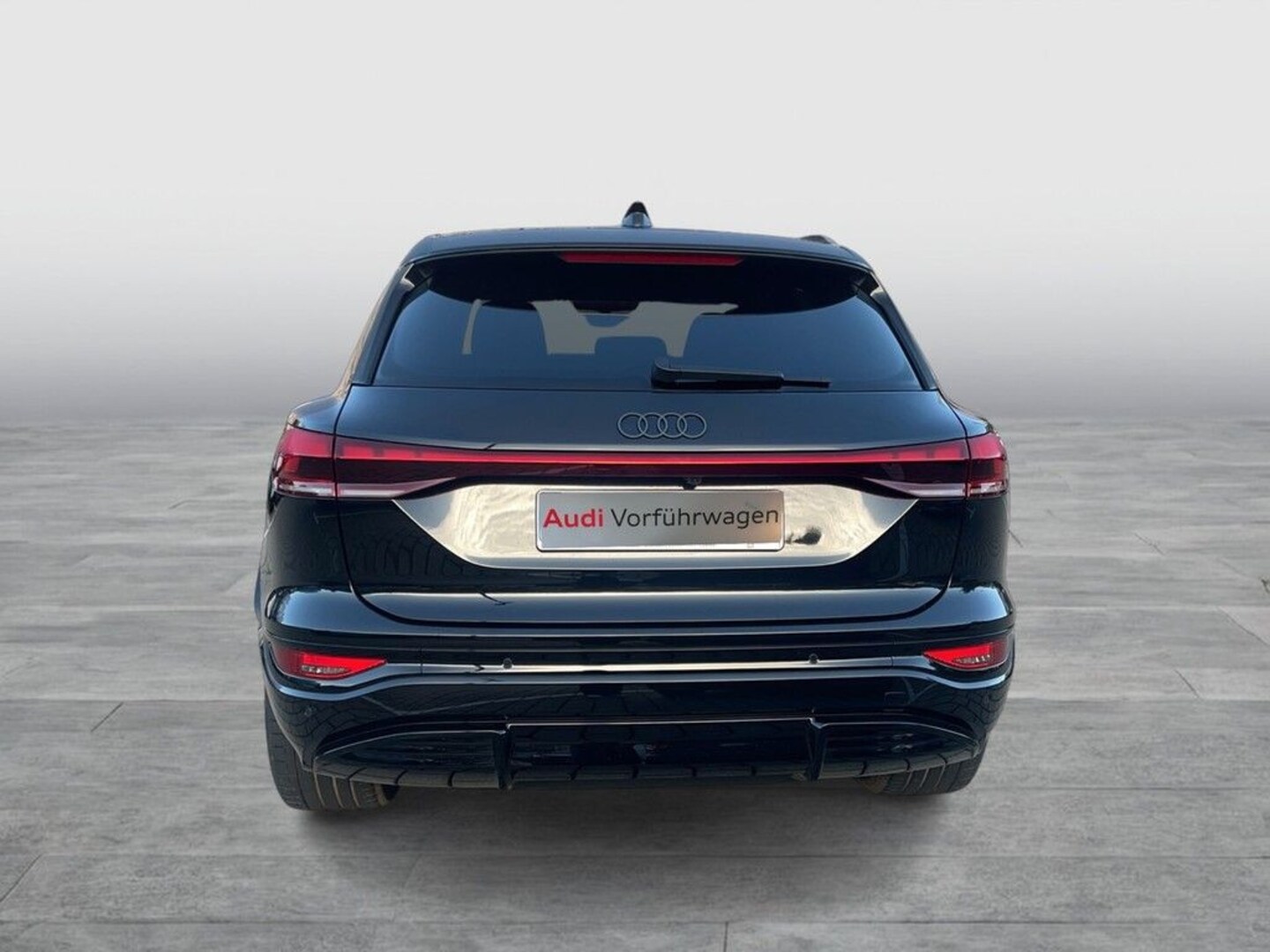 Bild über Audi Q6 SUV e-tron S line business e-tron performance 225 kW - für weitere Informationen kontaktieren Sie den Audi Partner