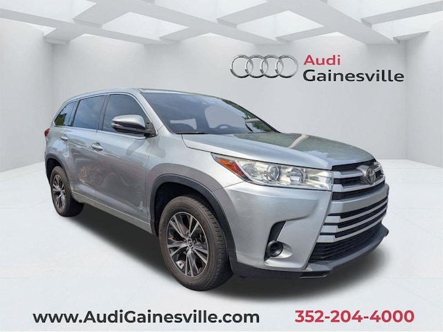 Photo of 2017 Toyota Highlander 