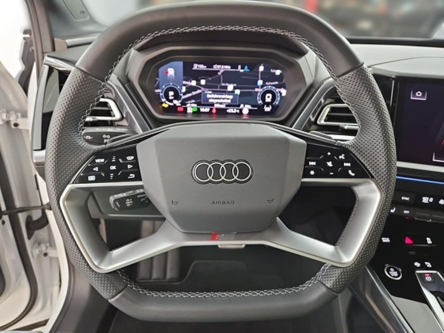 Bild über Audi Q4 Sportback e-tron 45 e-tron quattro - für weitere Informationen kontaktieren Sie den Audi Partner