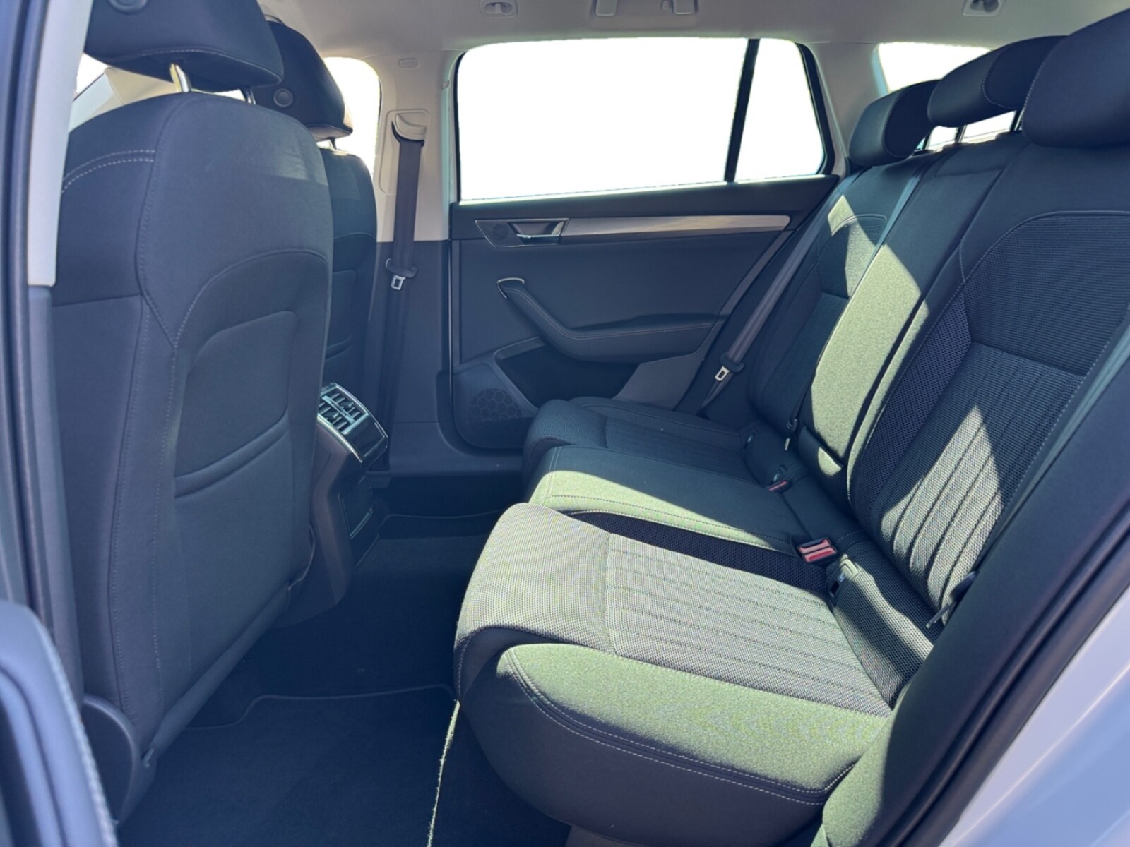 Škoda Superb Combi – Bild 11