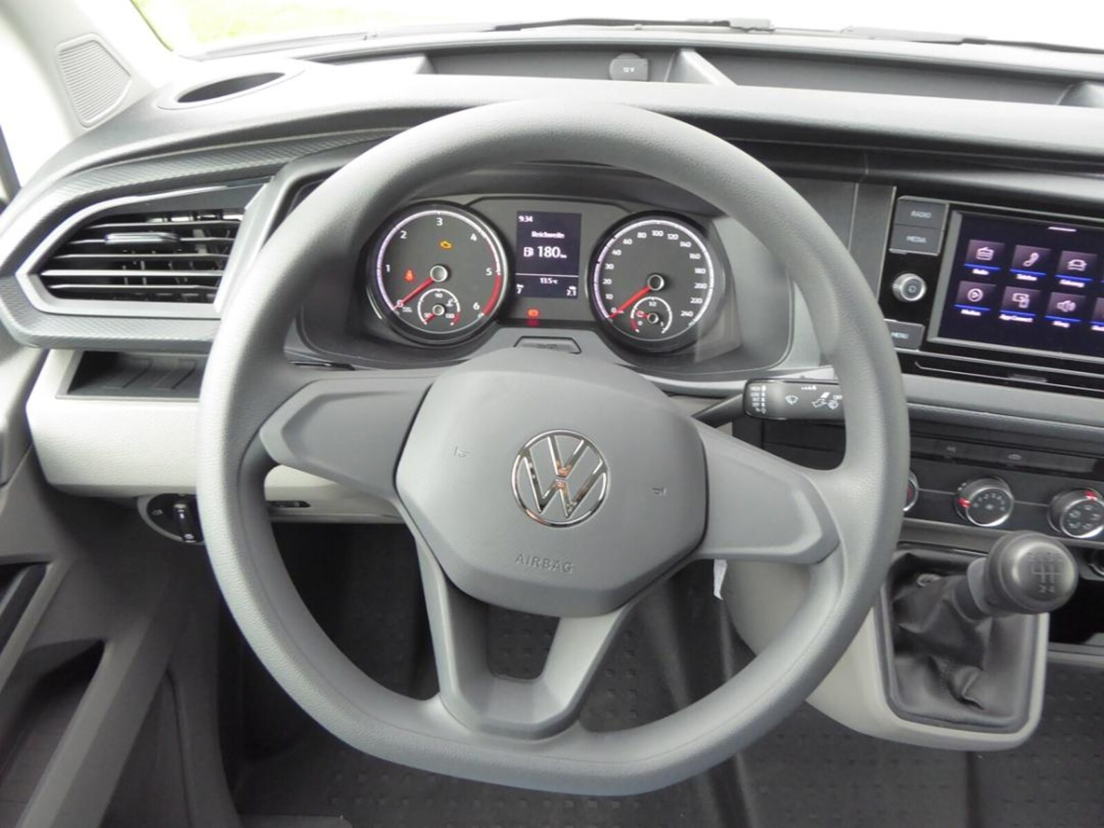 Volkswagen T6.1 Transporter Kasten kurzer Radstand – Bild 12