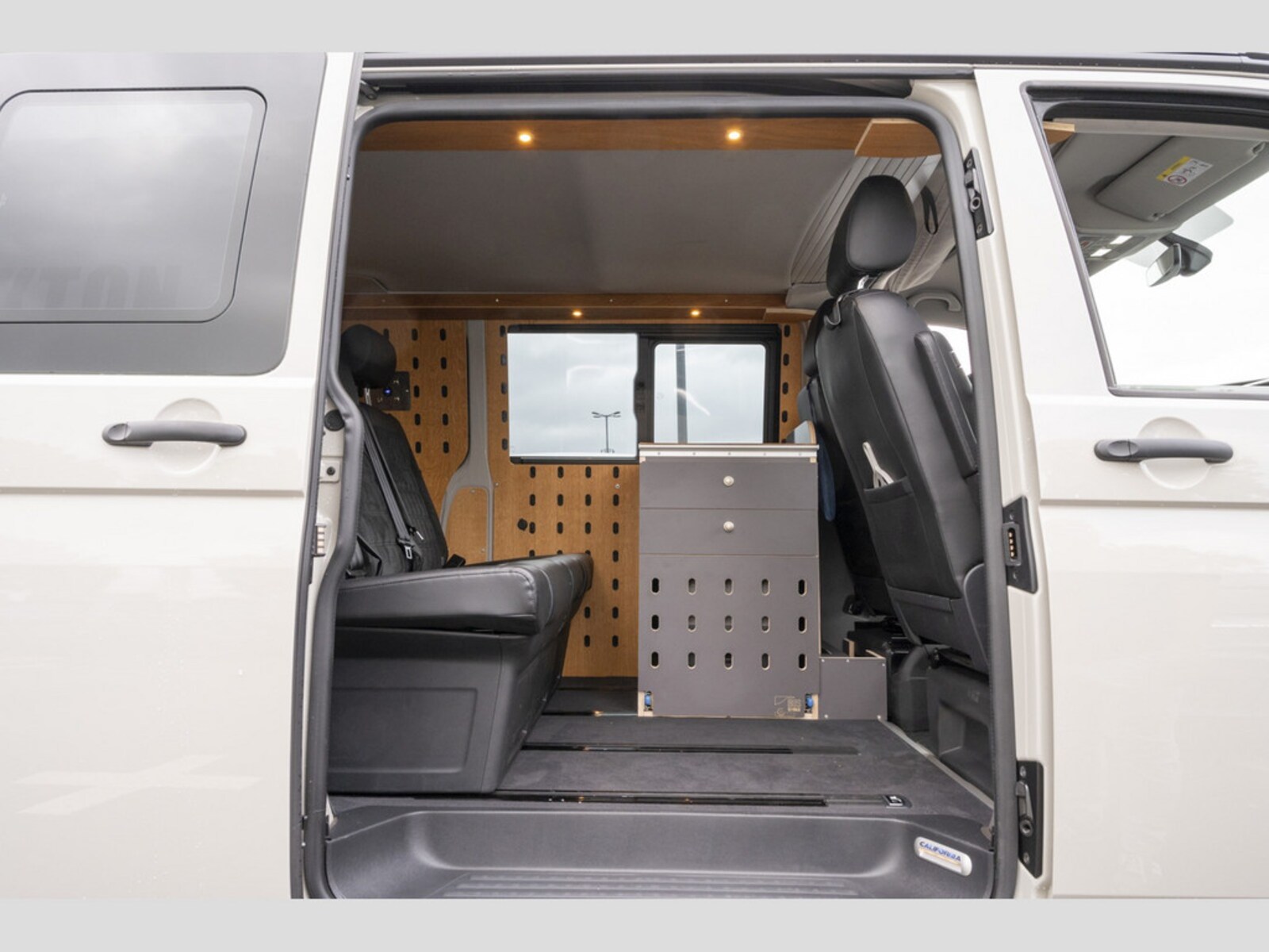 Volkswagen T6.1 Transporter Kasten kurzer Radstand – Bild 17