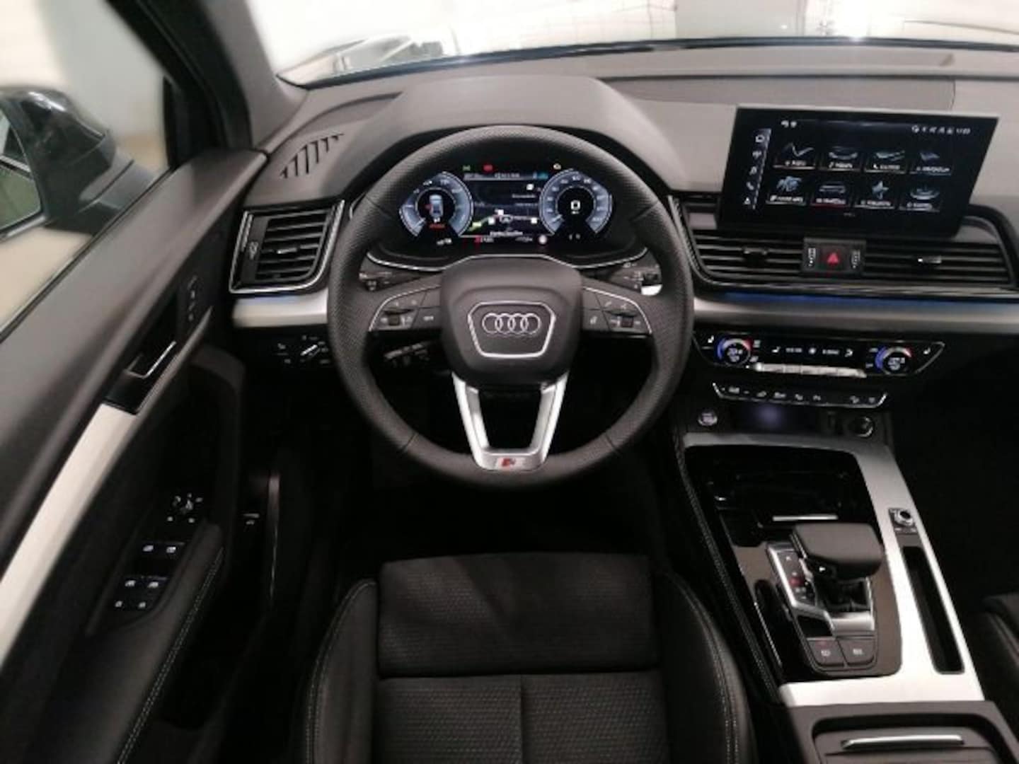 Bild über Audi Q5 Sportback TFSI e S line business 50 TFSI e quattro S tronic - für weitere Informationen kontaktieren Sie den Audi Partner