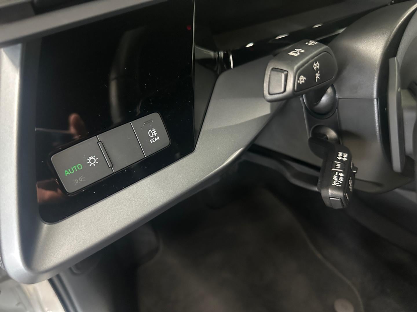 Bild über Audi A3 Sportback S line 35 TFSI S tronic - für weitere Informationen kontaktieren Sie den Audi Partner