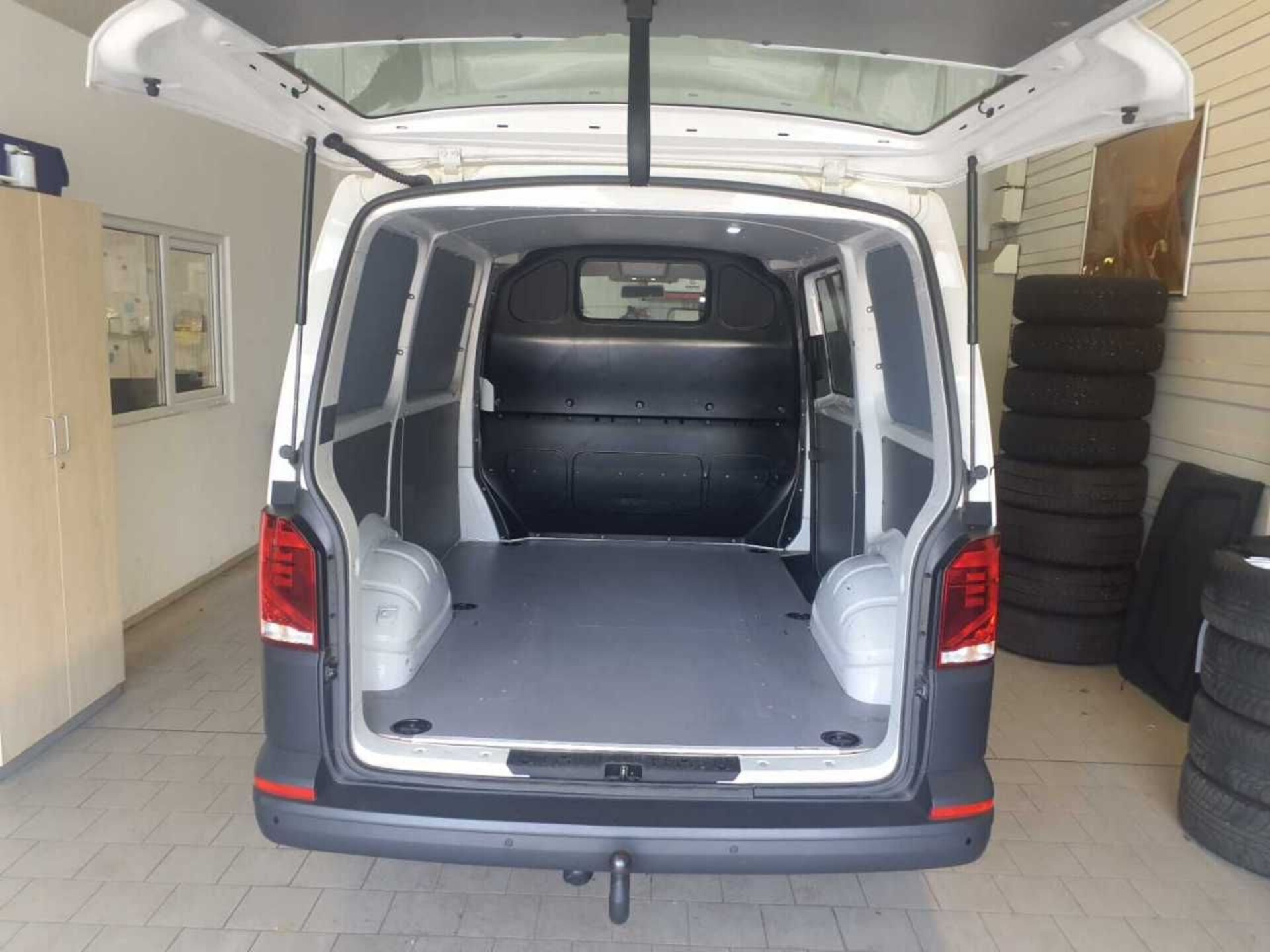 Volkswagen T6.1 Transporter Kasten kurzer Radstand