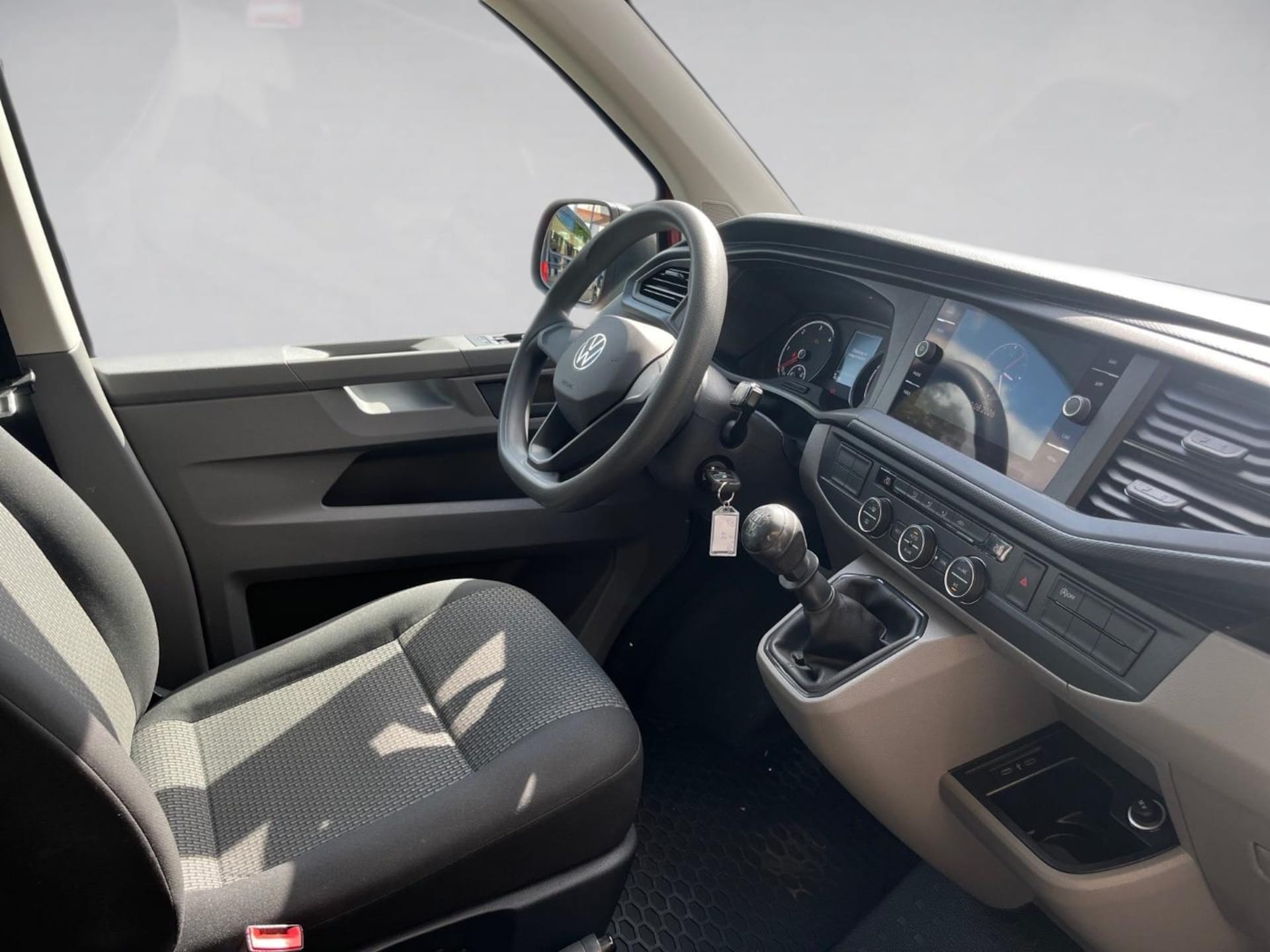 Volkswagen T6.1 Caravelle langer Radstand Trendline