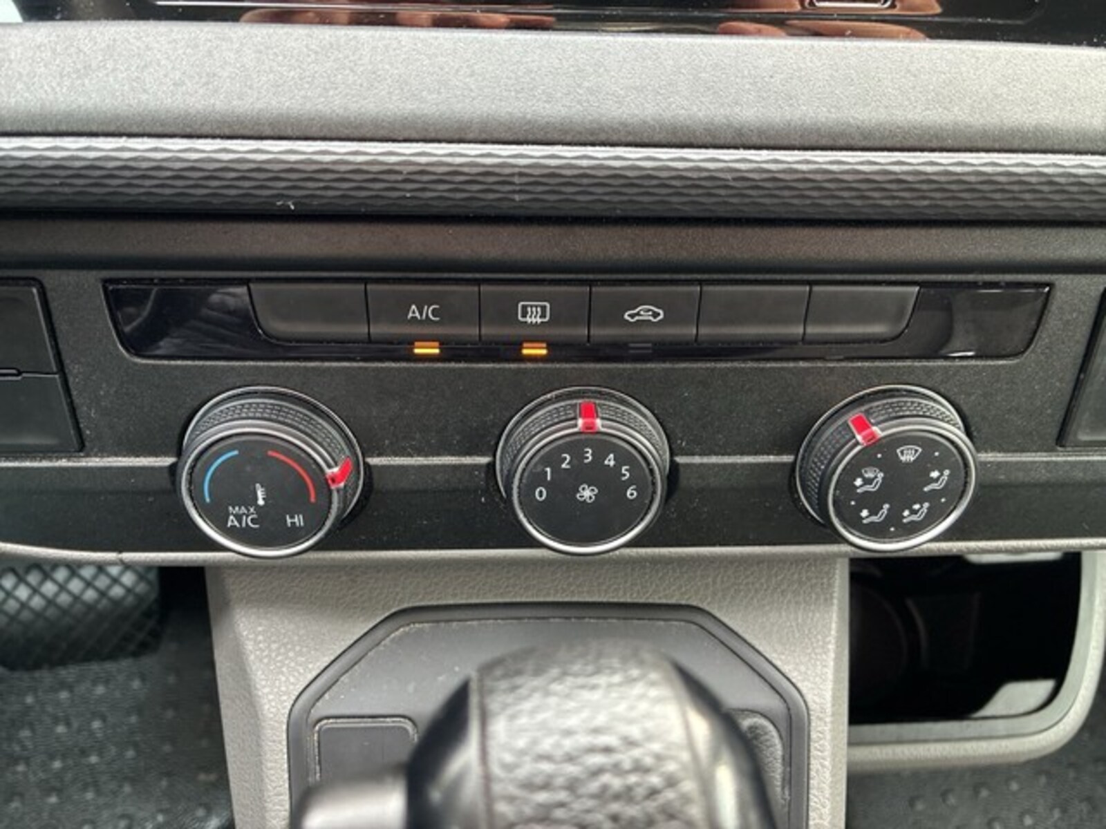 Volkswagen T6.1 Transporter Kombi kurzer Radstand – Bild 18