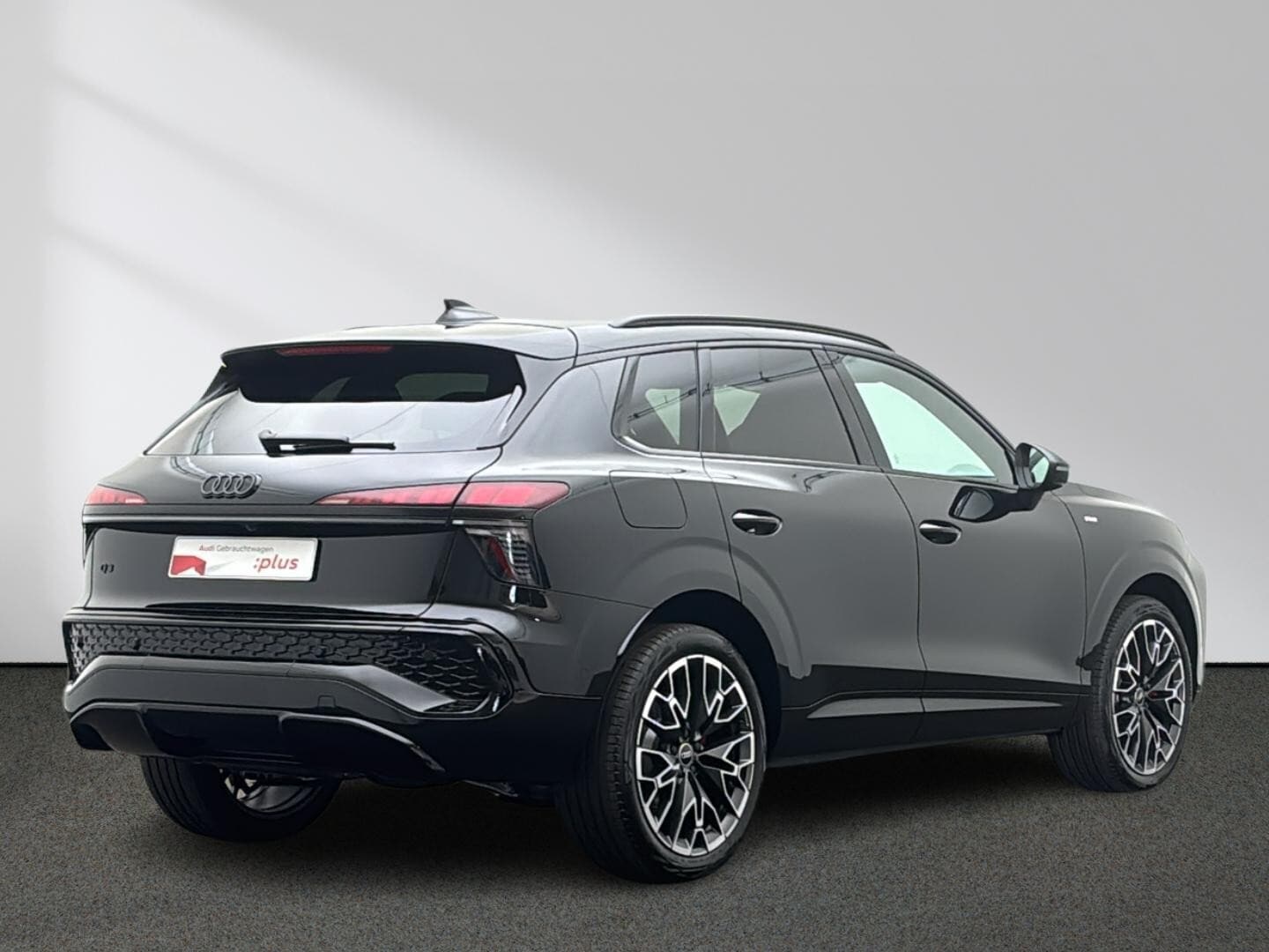 Bild über Audi Q3 SUV TDI 110 kW S tronic - für weitere Informationen kontaktieren Sie den Audi Partner