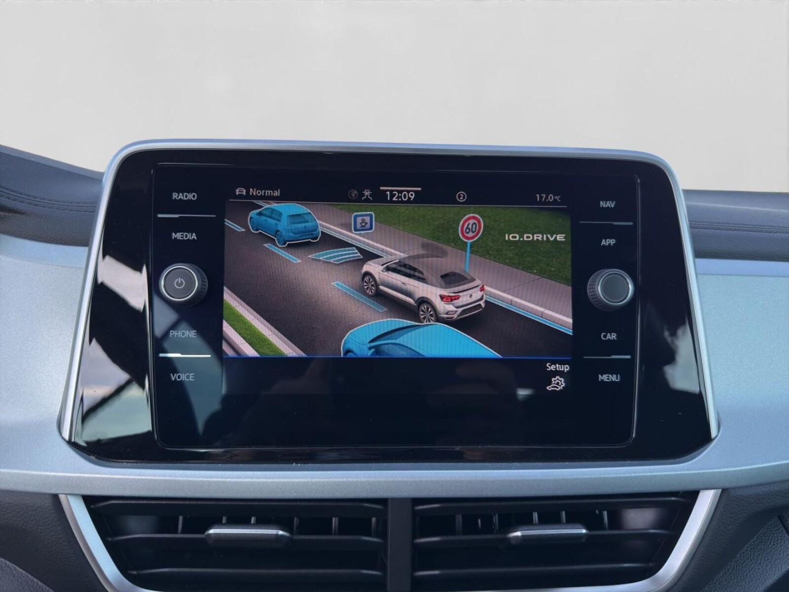 Volkswagen T-Roc Cabriolet – Bild 10