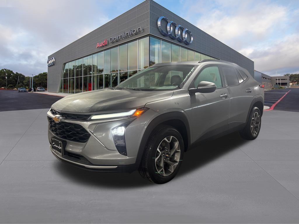 2025 Chevrolet Trax LT's photo