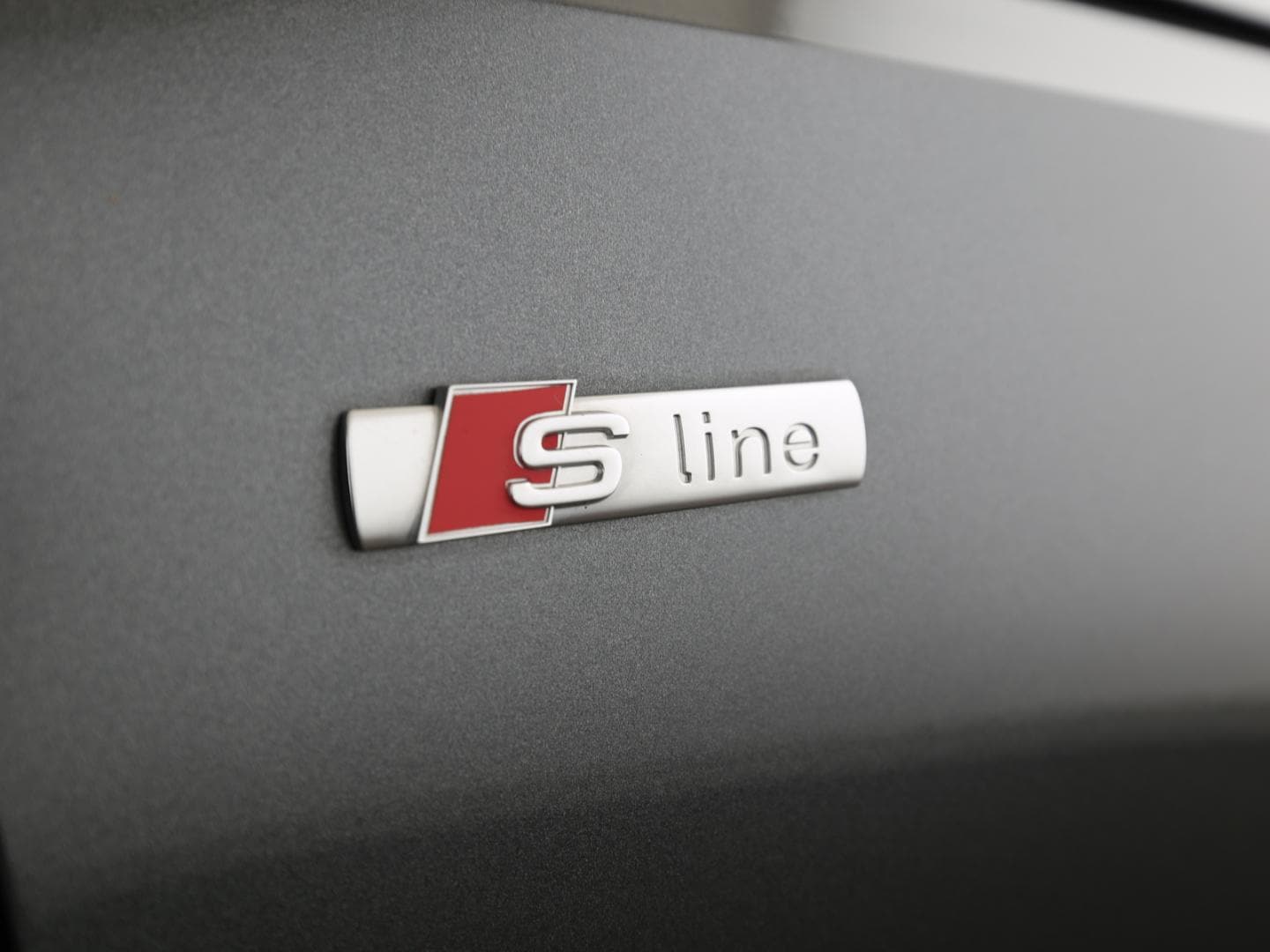 Bild über Audi A4 Limousine S line 45 TFSI quattro S tronic - für weitere Informationen kontaktieren Sie den Audi Partner