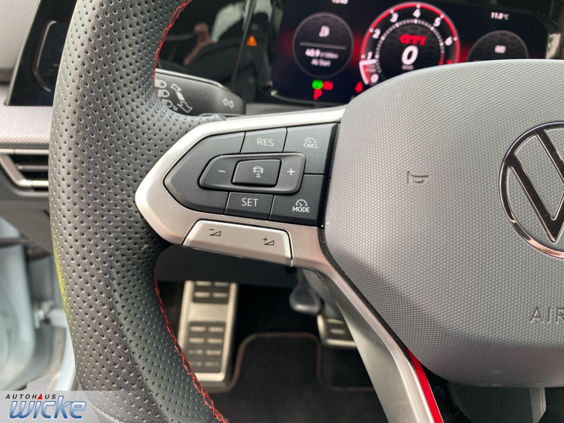 Volkswagen Golf GTI