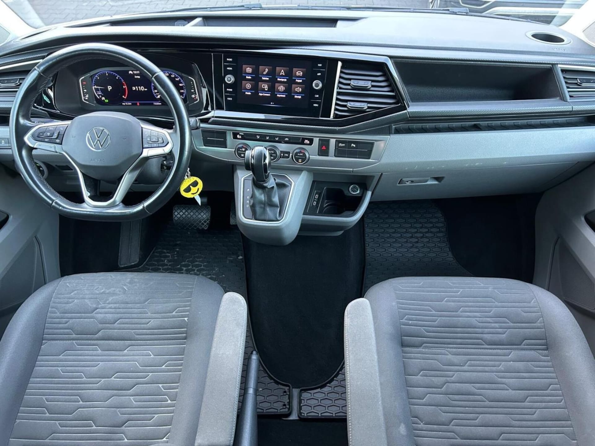 Volkswagen Caravelle 6.1 długi roztaw osi SE