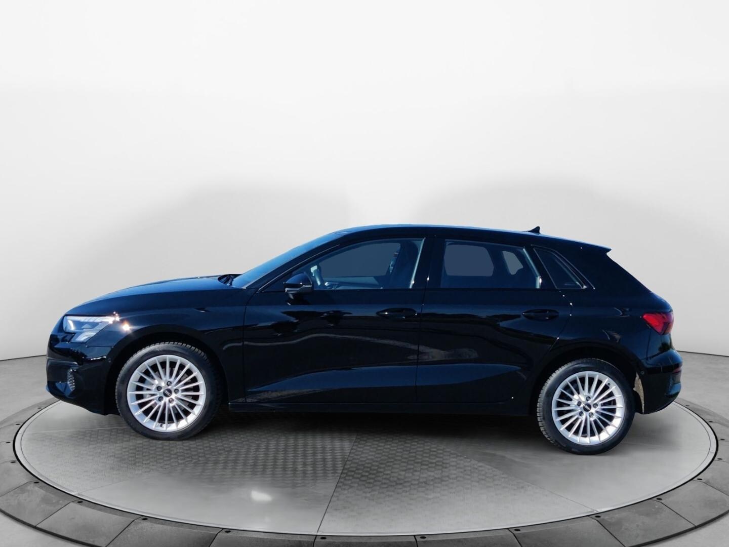Bild über Audi A3 Sportback advanced 30 TFSI S tronic - für weitere Informationen kontaktieren Sie den Audi Partner