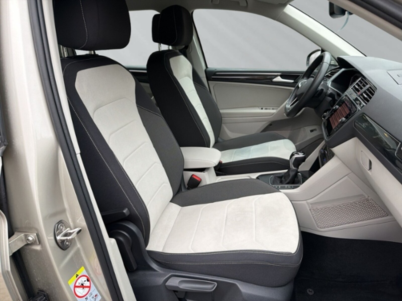 Volkswagen Tiguan – Bild 11