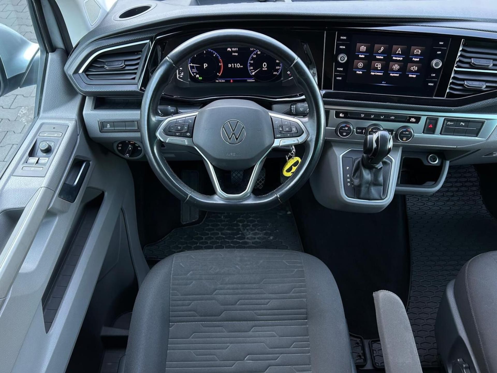 Volkswagen Caravelle 6.1 długi roztaw osi SE