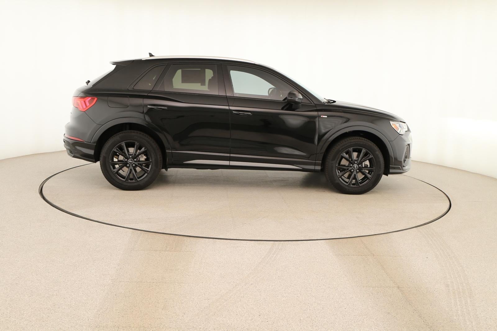 2025 Audi Q3 S Line Premium - Photo 8