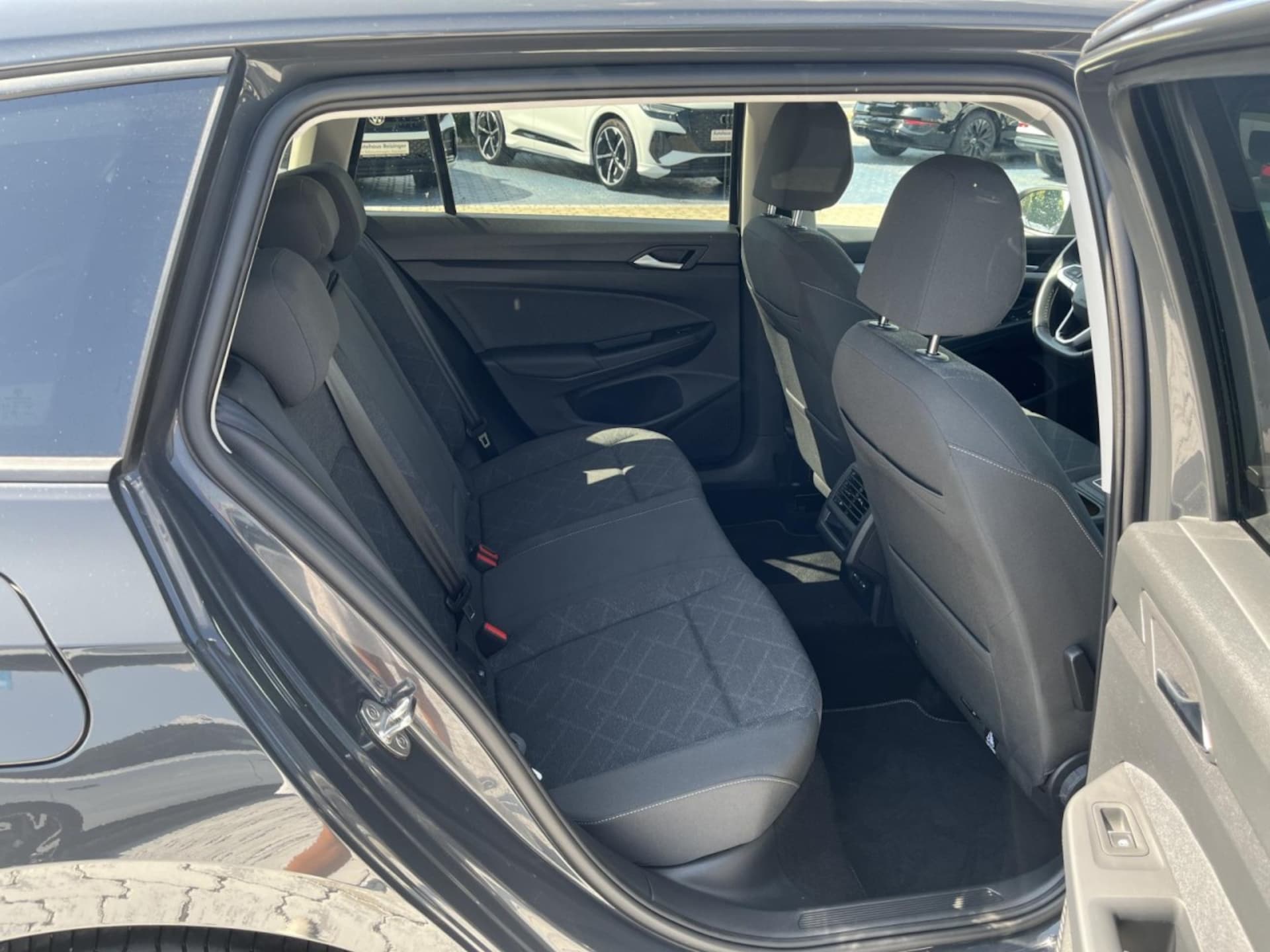 Volkswagen Golf Variant Life
