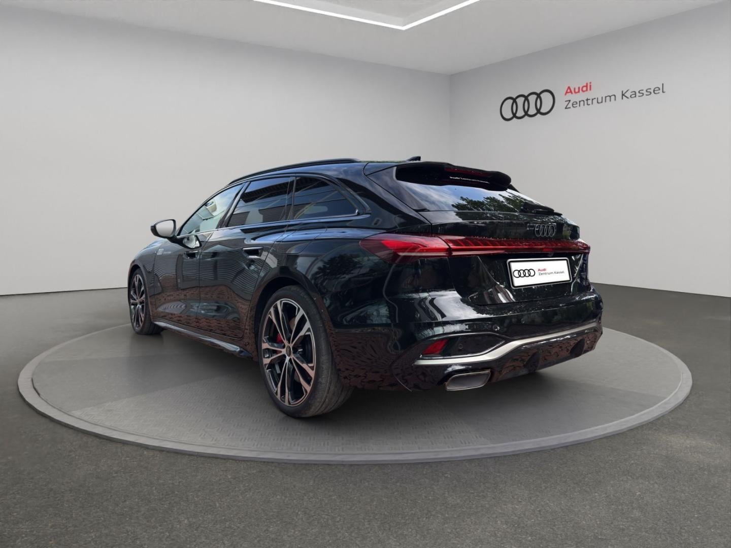 Bild über Audi A5 Avant e-hybrid e-hybrid quattro 270 kW S tronic - für weitere Informationen kontaktieren Sie den Audi Partner
