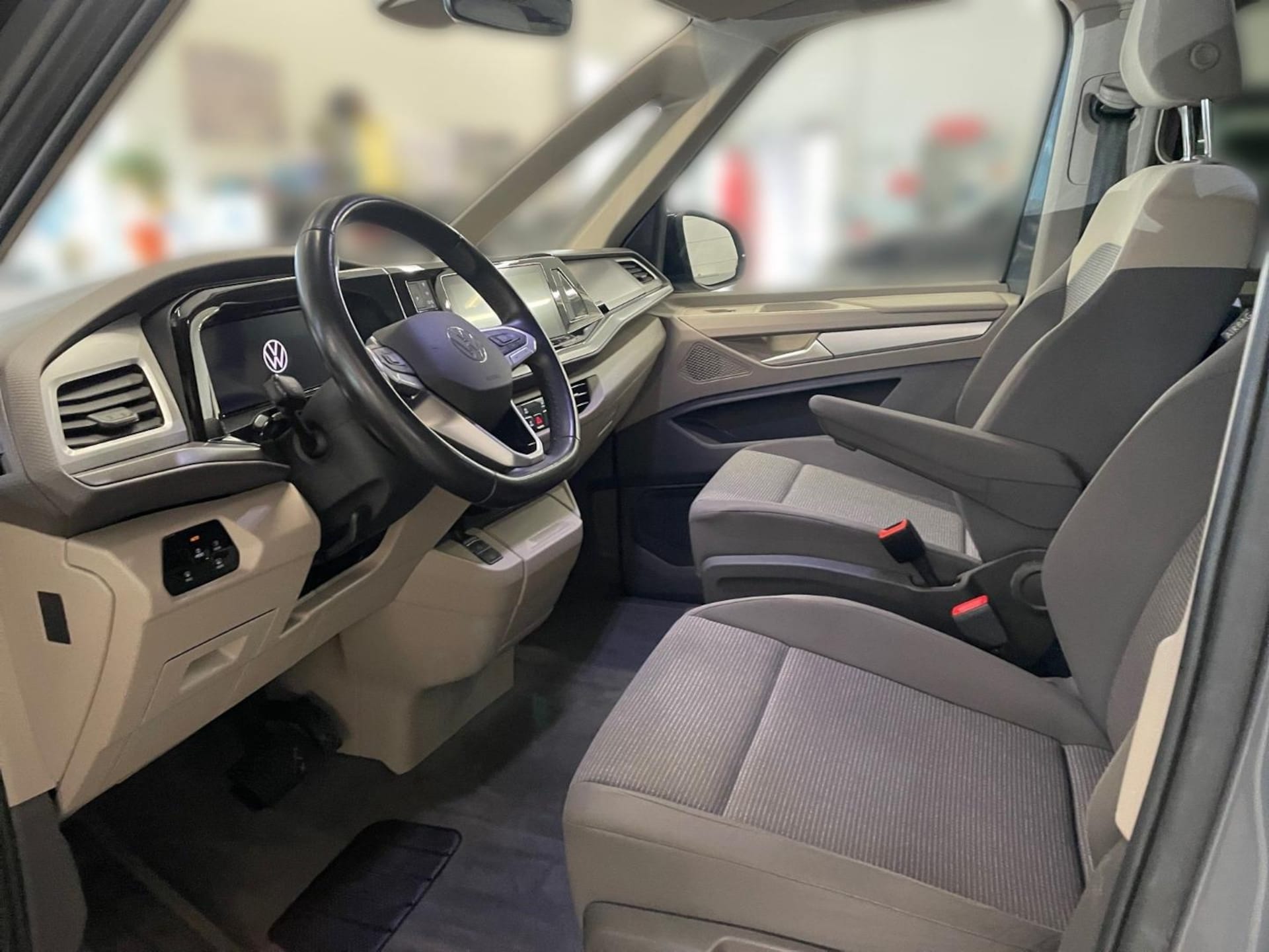 Volkswagen Multivan Basis-Modell