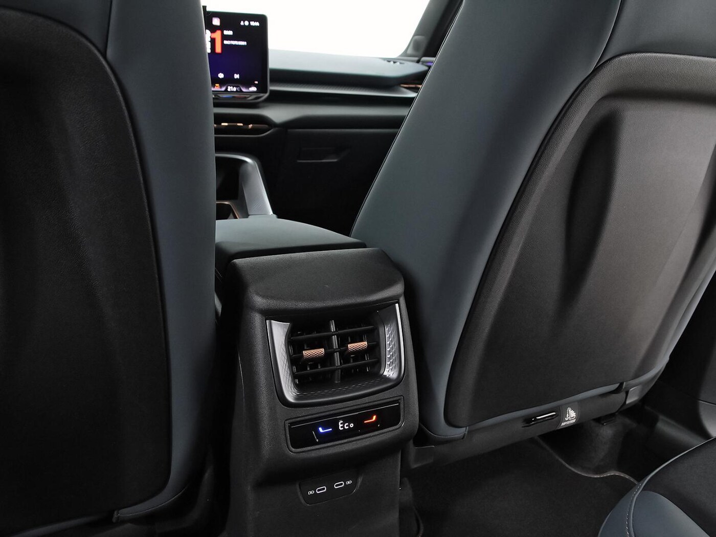 CUPRA Terramar 1.5 TSI e-Hybrid DSG 150 kW (204 CV) — photo 34