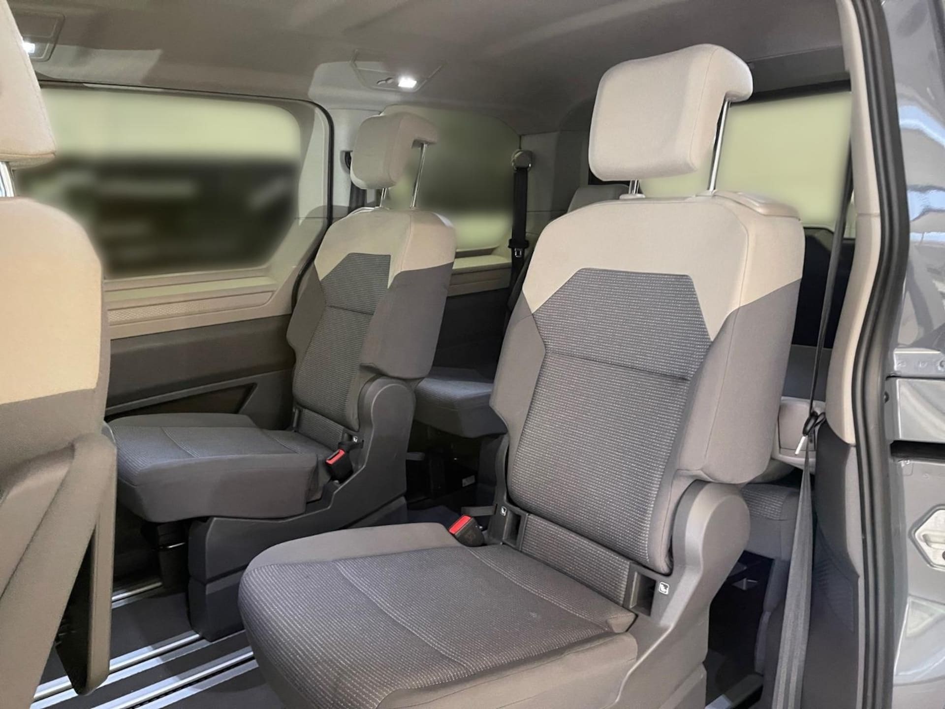 Volkswagen Multivan Basis-Modell