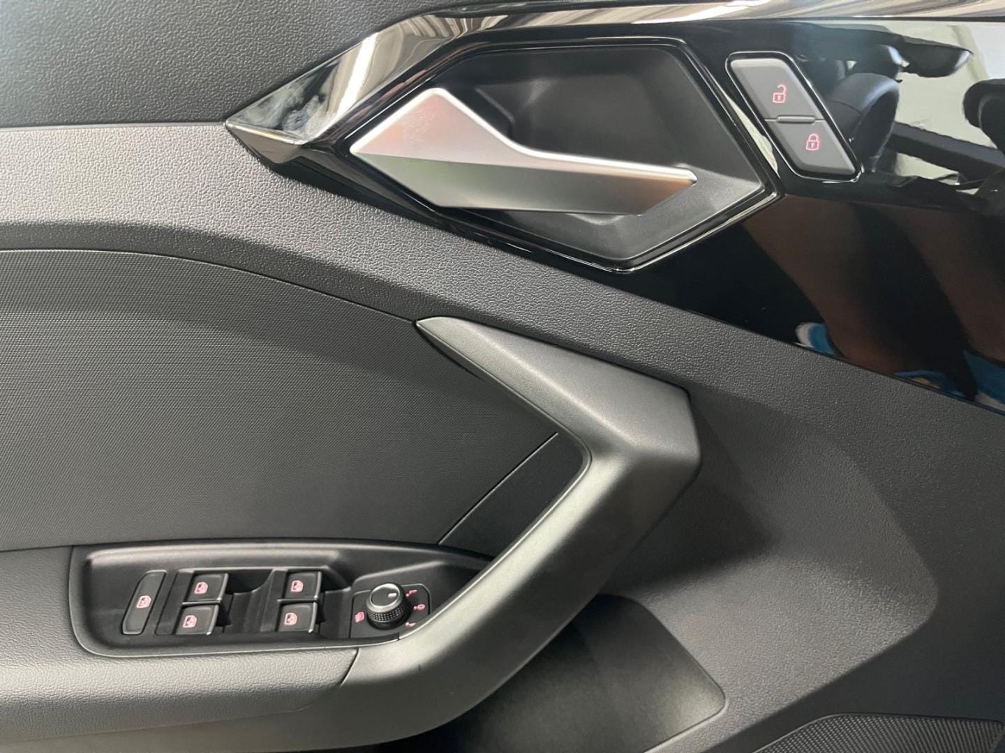 Bild über Audi A1 Sportback advanced 25 TFSI S tronic - für weitere Informationen kontaktieren Sie den Audi Partner