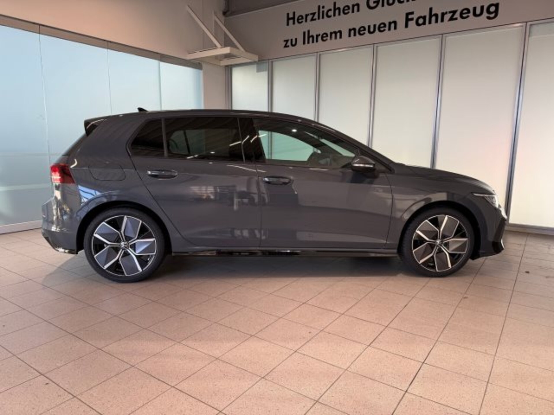 Volkswagen Golf R-Line
