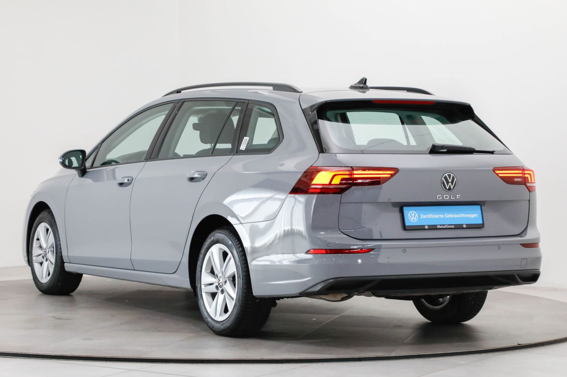 Volkswagen Golf Variant Life