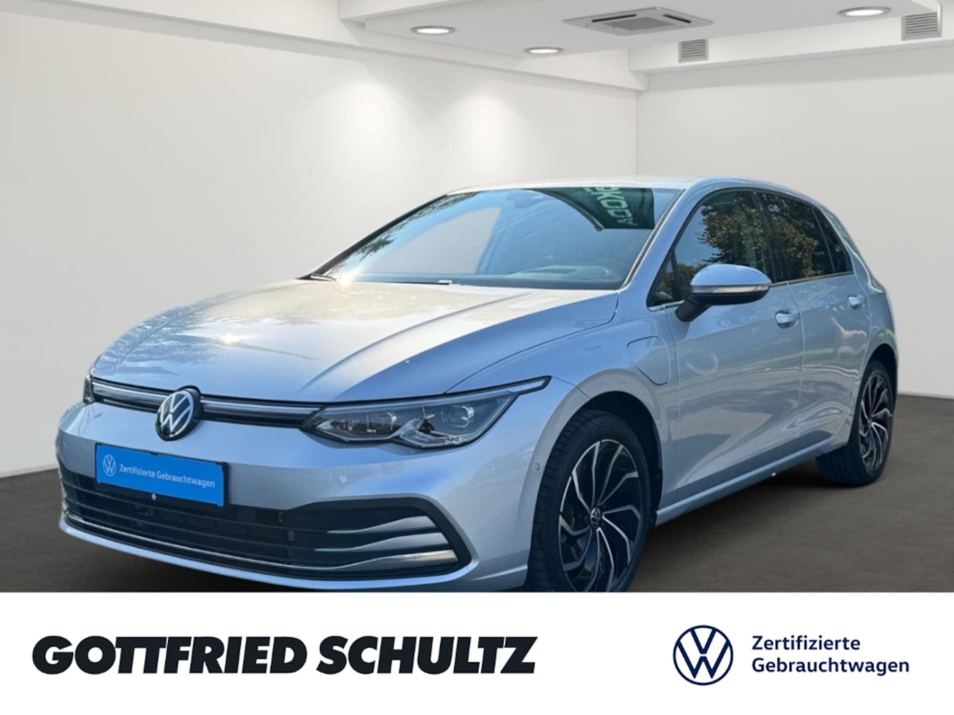 Volkswagen Golf — Volkswagen Golf VIII STYLE HYBRID AHK HEAD-UP NAVI EINPARKHILFE