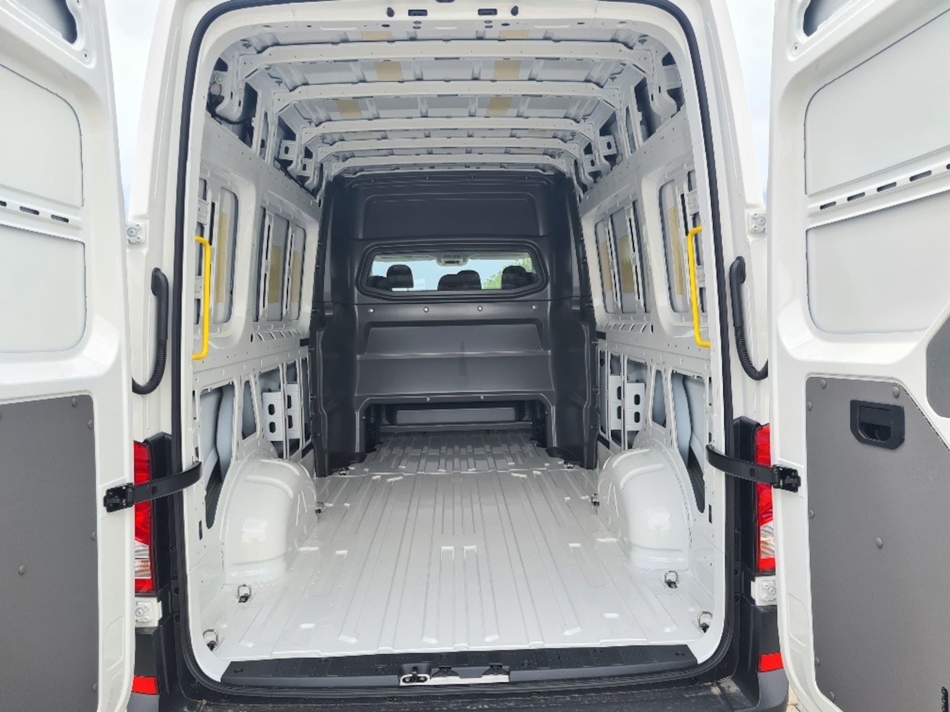 Volkswagen Crafter Kasten langer Radstand