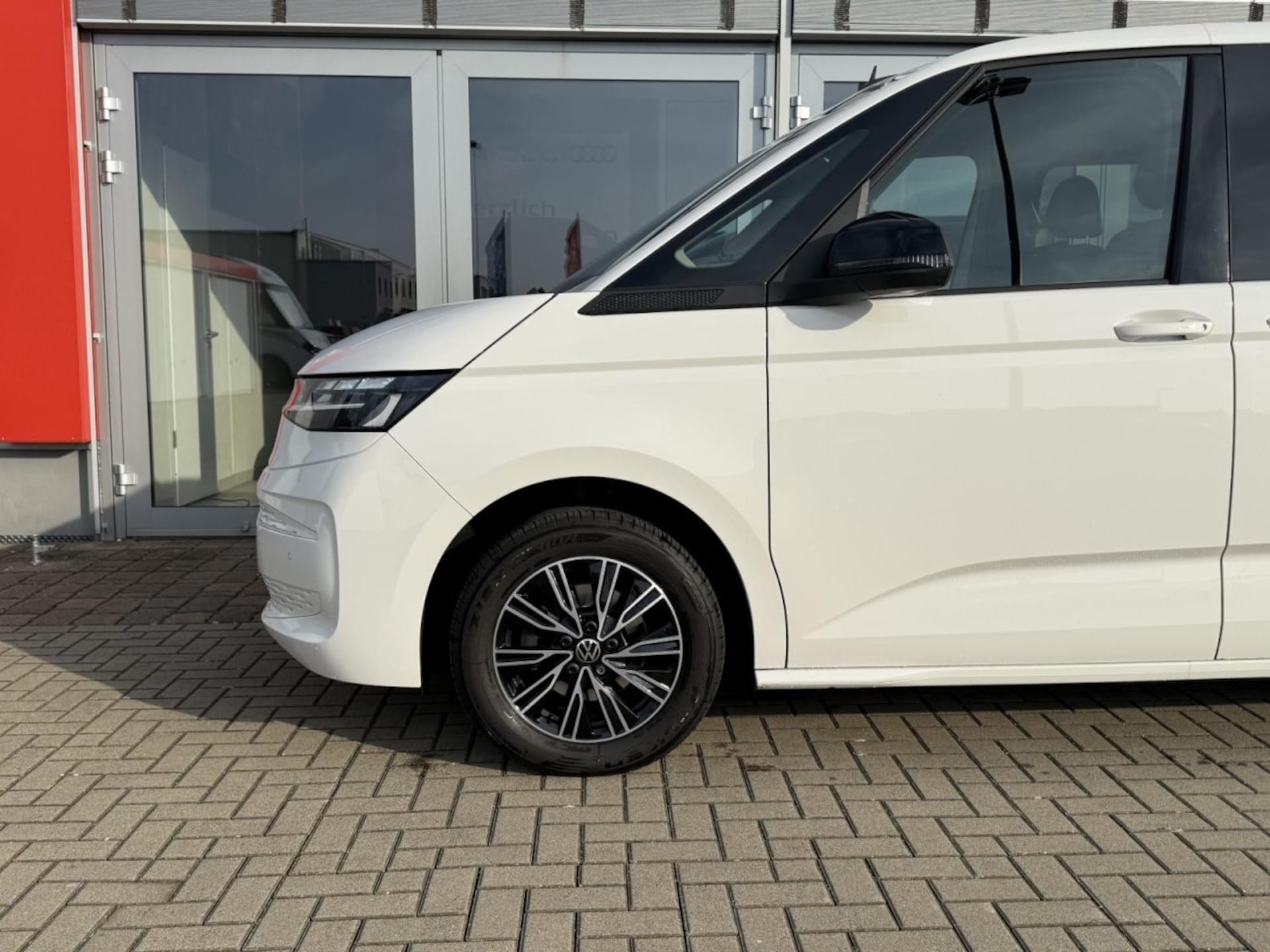 Volkswagen Multivan Basis-Modell