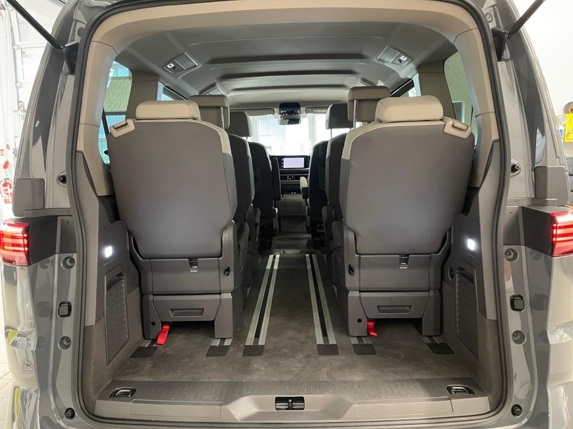 Volkswagen Multivan Basis-Modell