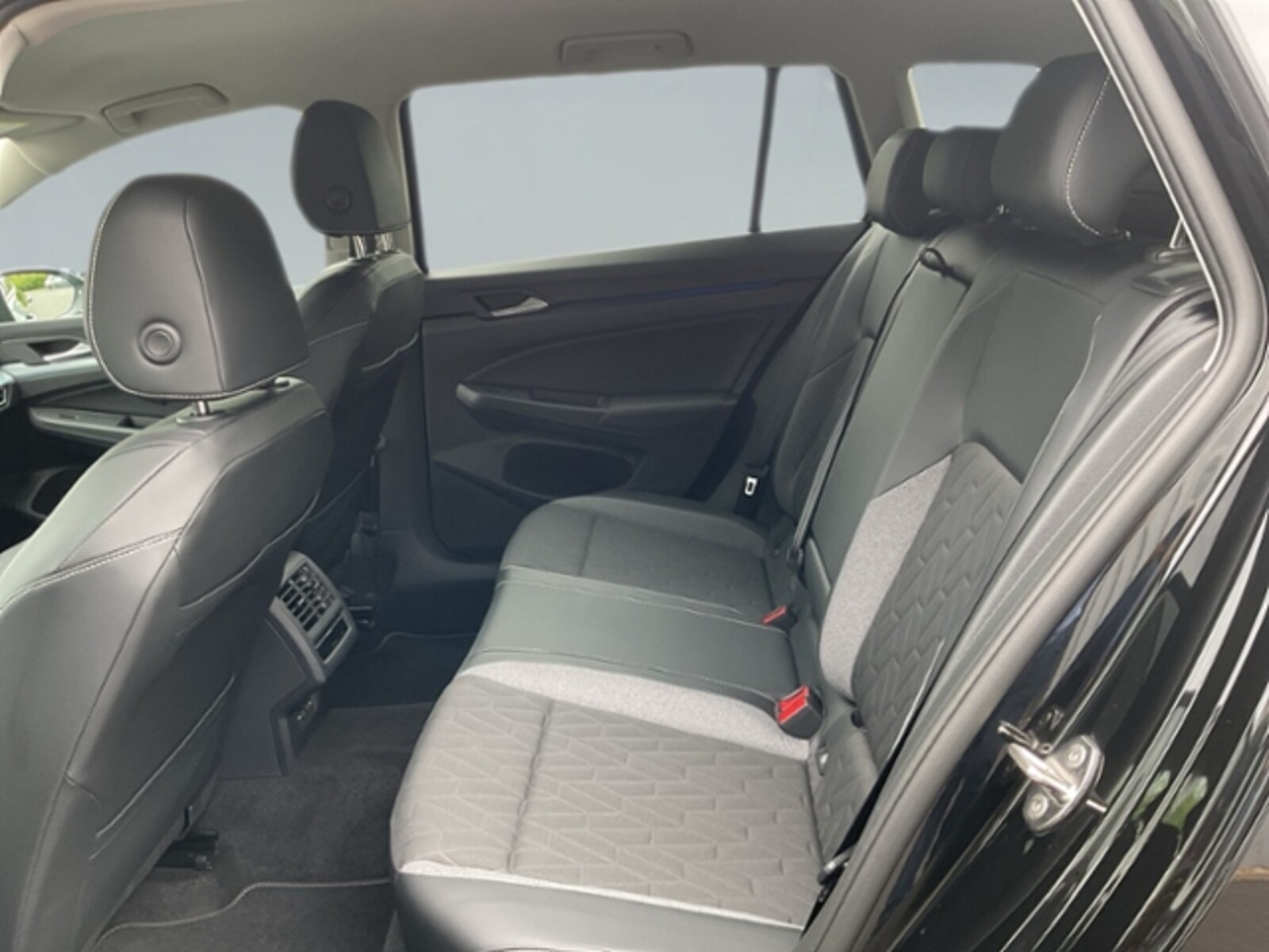 Volkswagen Golf Variant – Bild 13
