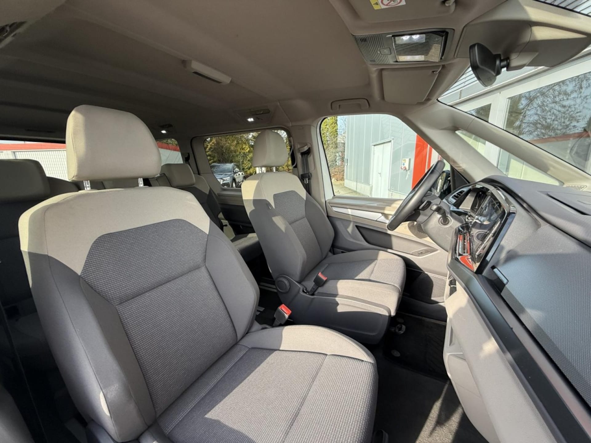 Volkswagen Multivan Basis-Modell