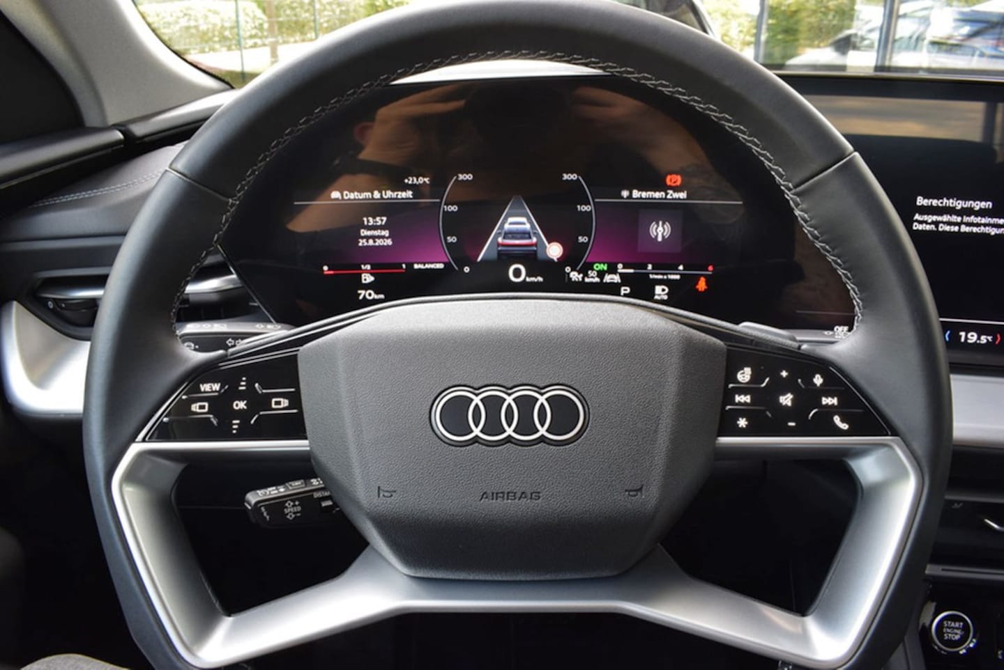 Bild über Audi Q5 SUV TDI quattro 150 kW S tronic - für weitere Informationen kontaktieren Sie den Audi Partner