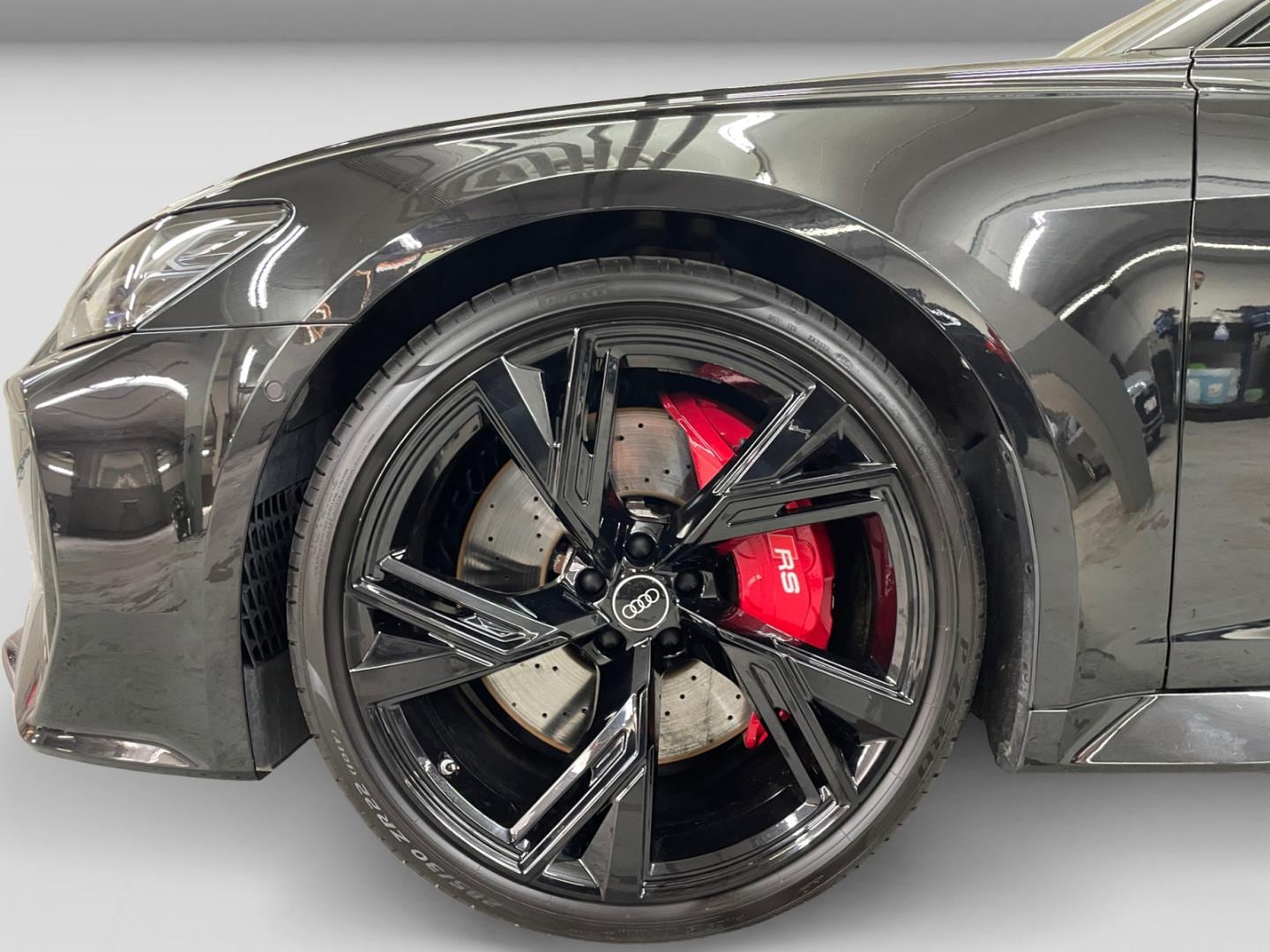 Bild über Audi RS 6 Avant performance TFSI quattro tiptronic - für weitere Informationen kontaktieren Sie den Audi Partner