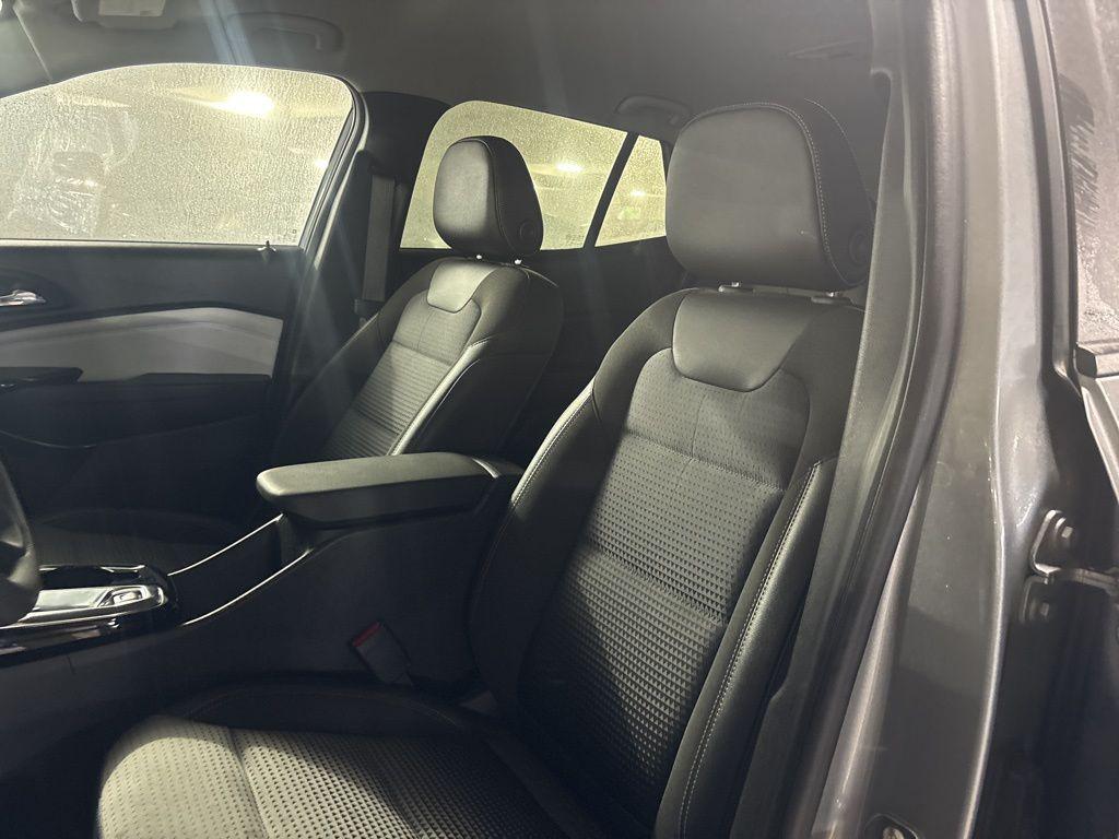 2025 Chevrolet Trax LT - Photo 13