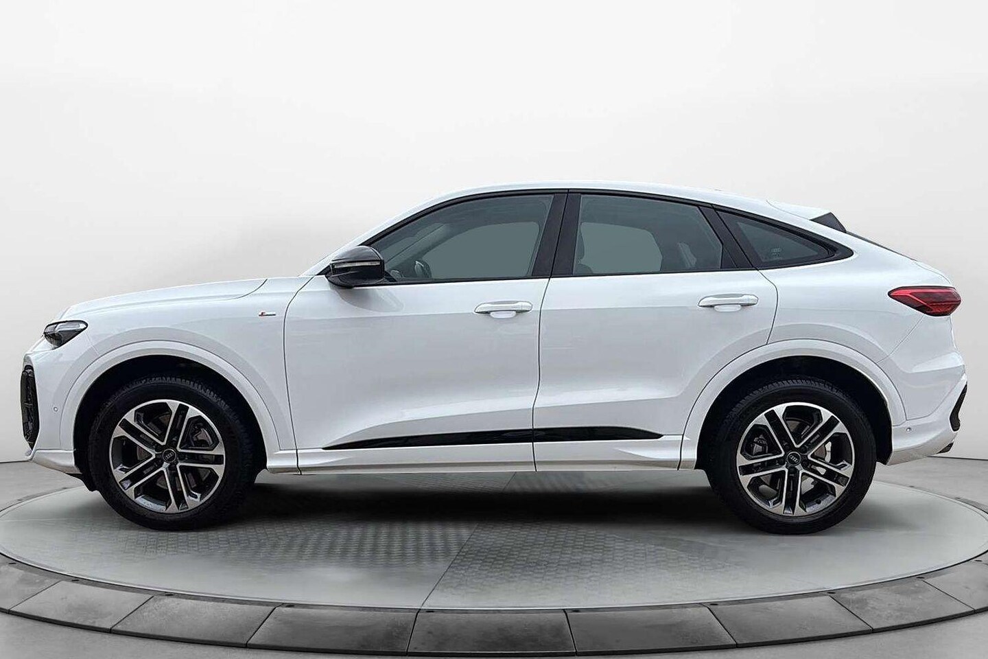 Image about Audi Q5 Sportback TDI quattro 150 kW
