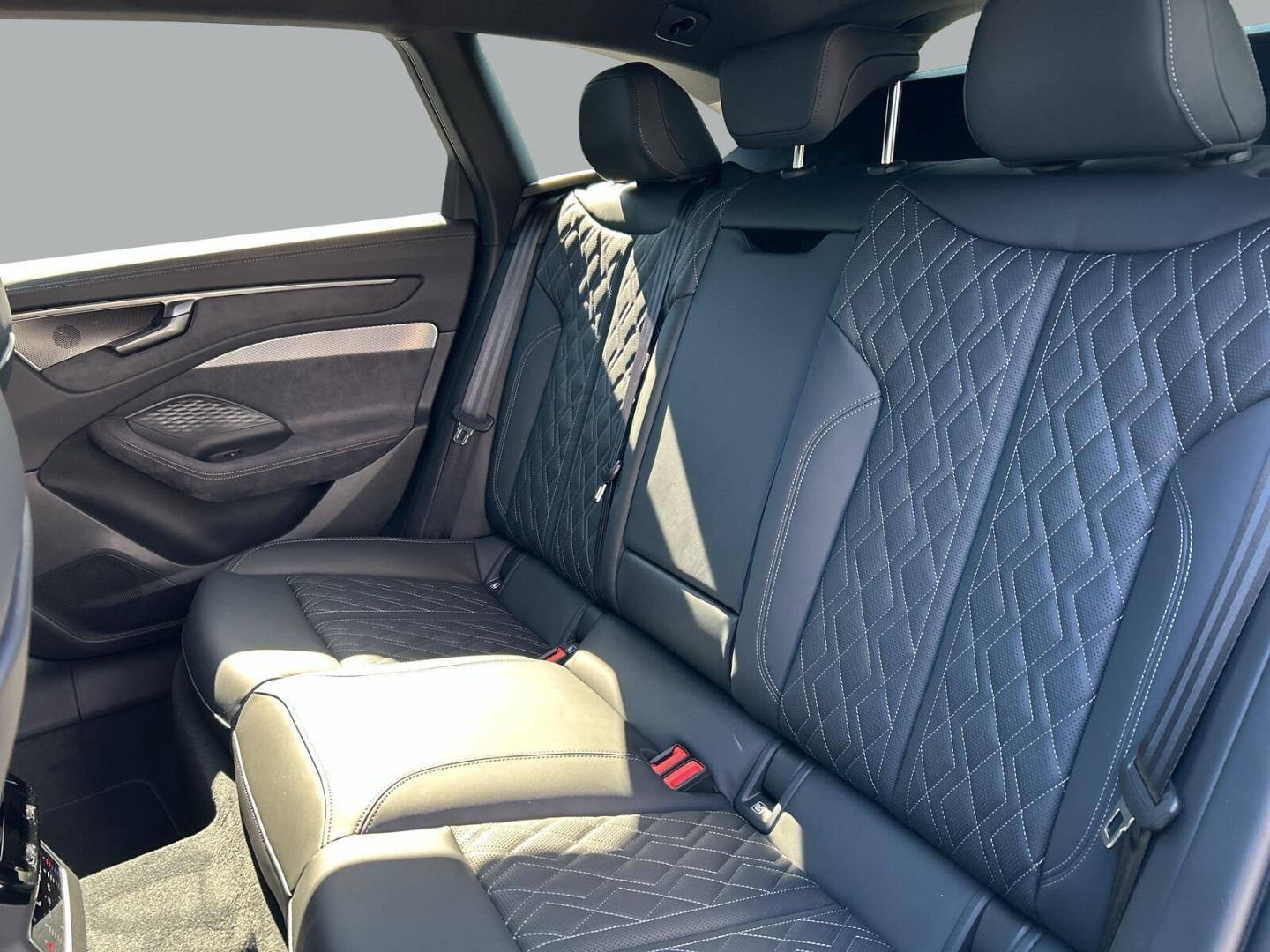 Bild über Audi A6 Avant edition one TDI quattro 220 kW S tronic - für weitere Informationen kontaktieren Sie den Audi Partner