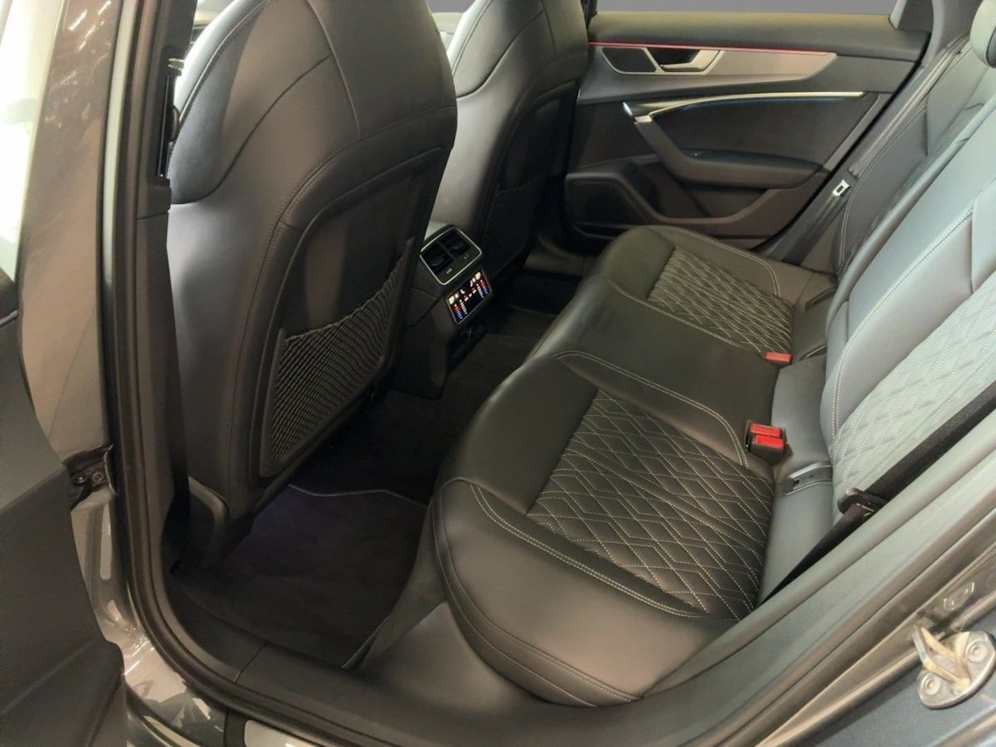 Bild über Audi S6 Avant TDI quattro tiptronic - für weitere Informationen kontaktieren Sie den Audi Partner