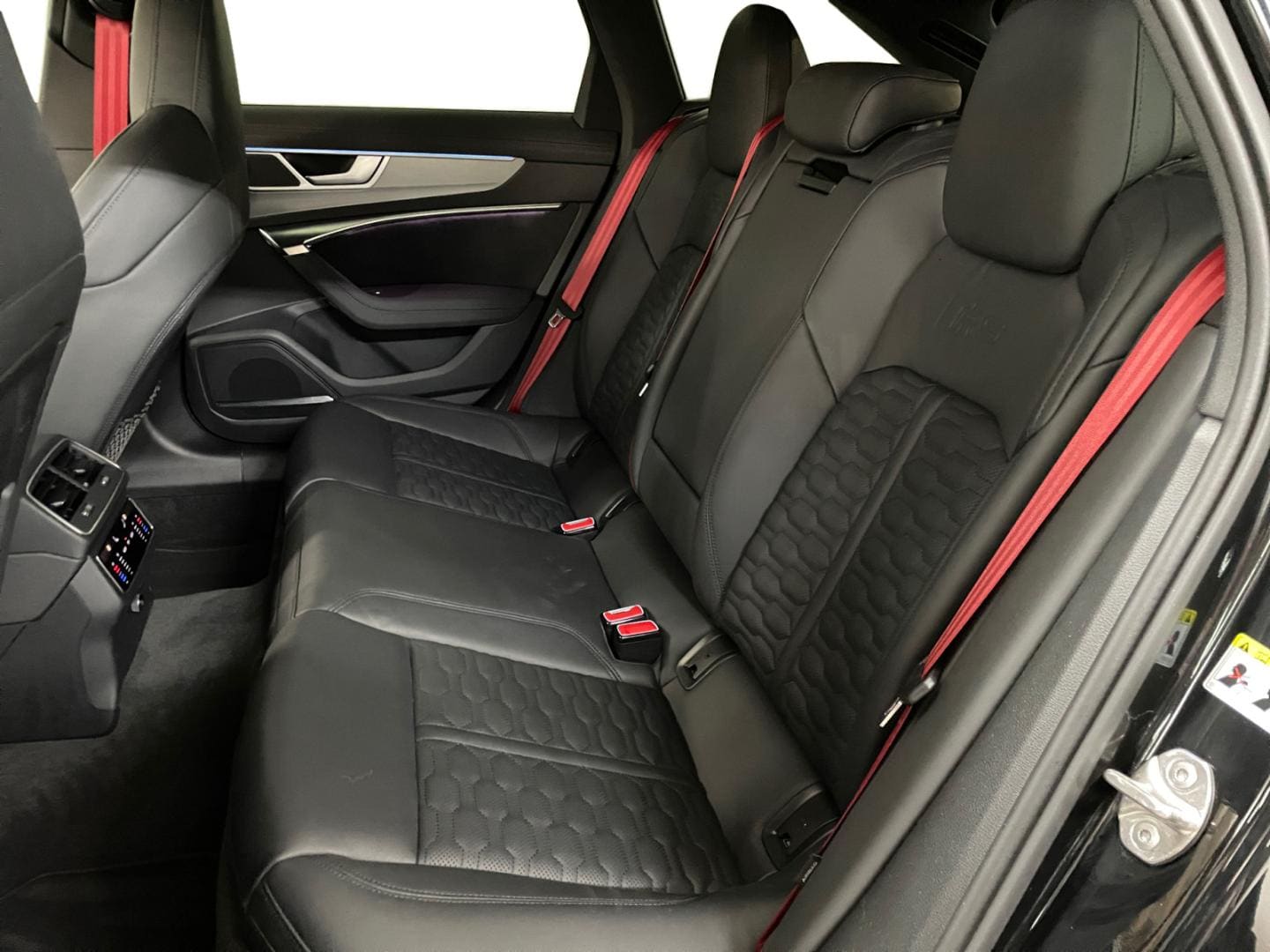 Bild über Audi RS 6 Avant performance TFSI quattro tiptronic - für weitere Informationen kontaktieren Sie den Audi Partner